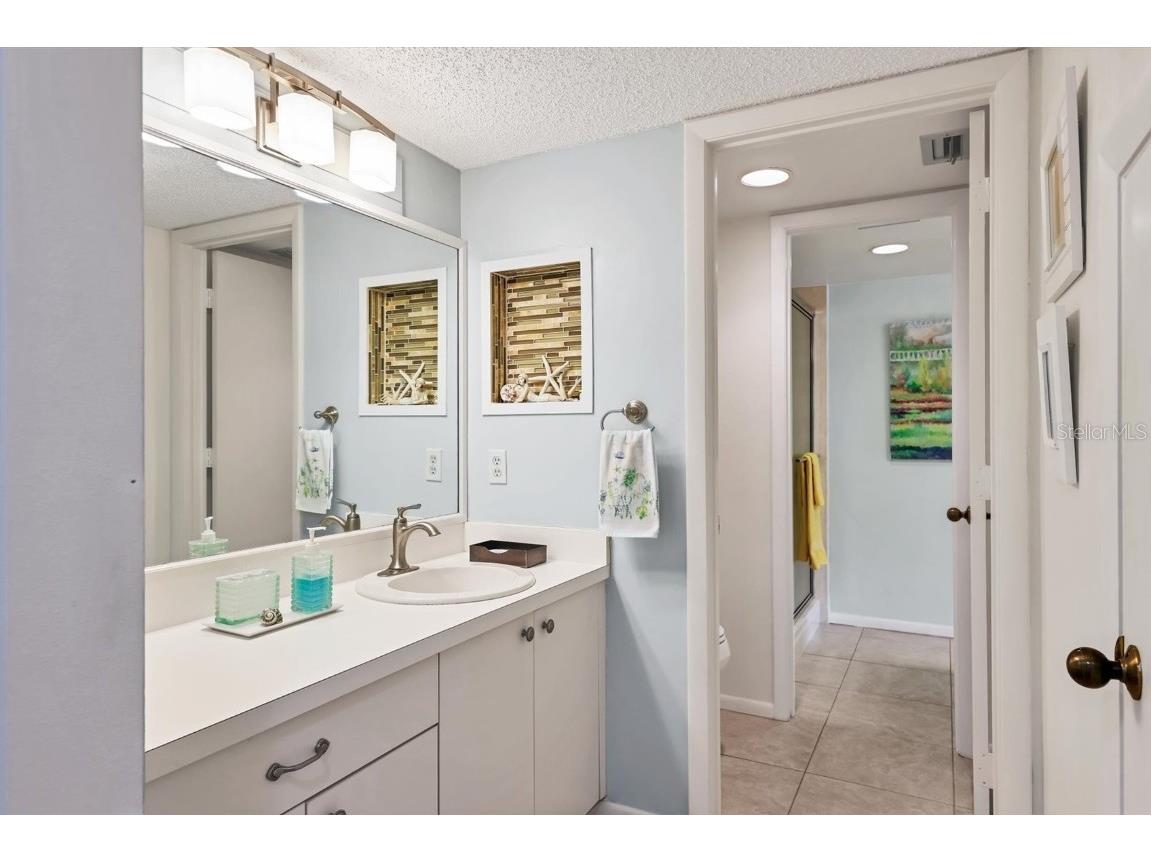 6465 Carrington Circle #44 Sarasota FL 34238 A4666966 image30