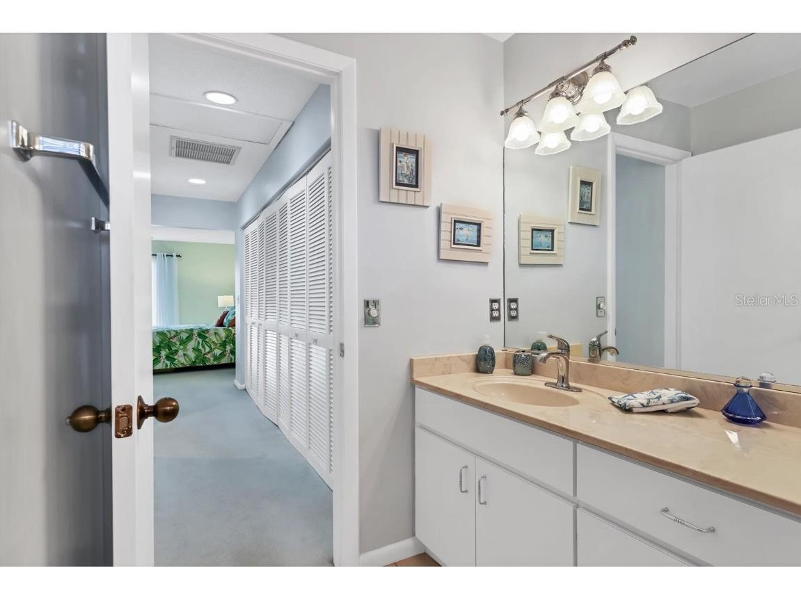 6465 Carrington Circle #44 Sarasota FL 34238 A4666966 image42