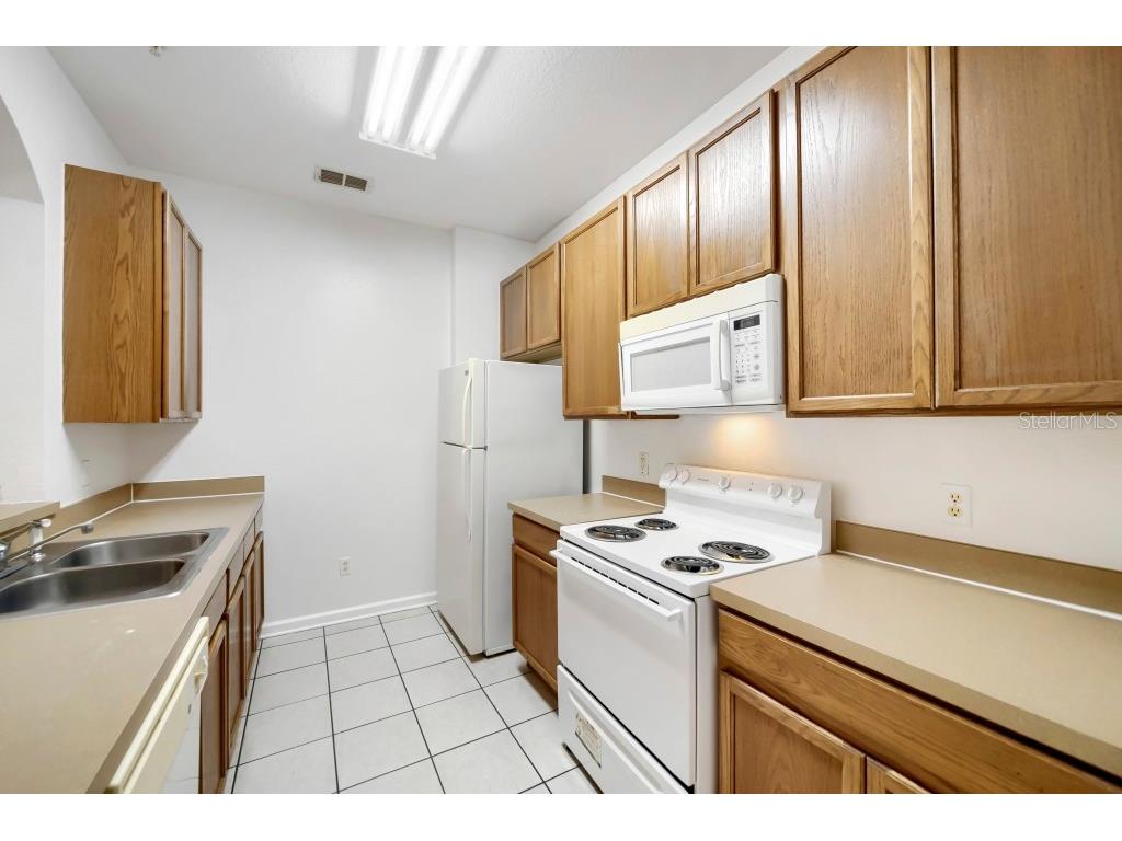 6466 Cava Alta Drive #208 Orlando FL 32835 O6417364 image8