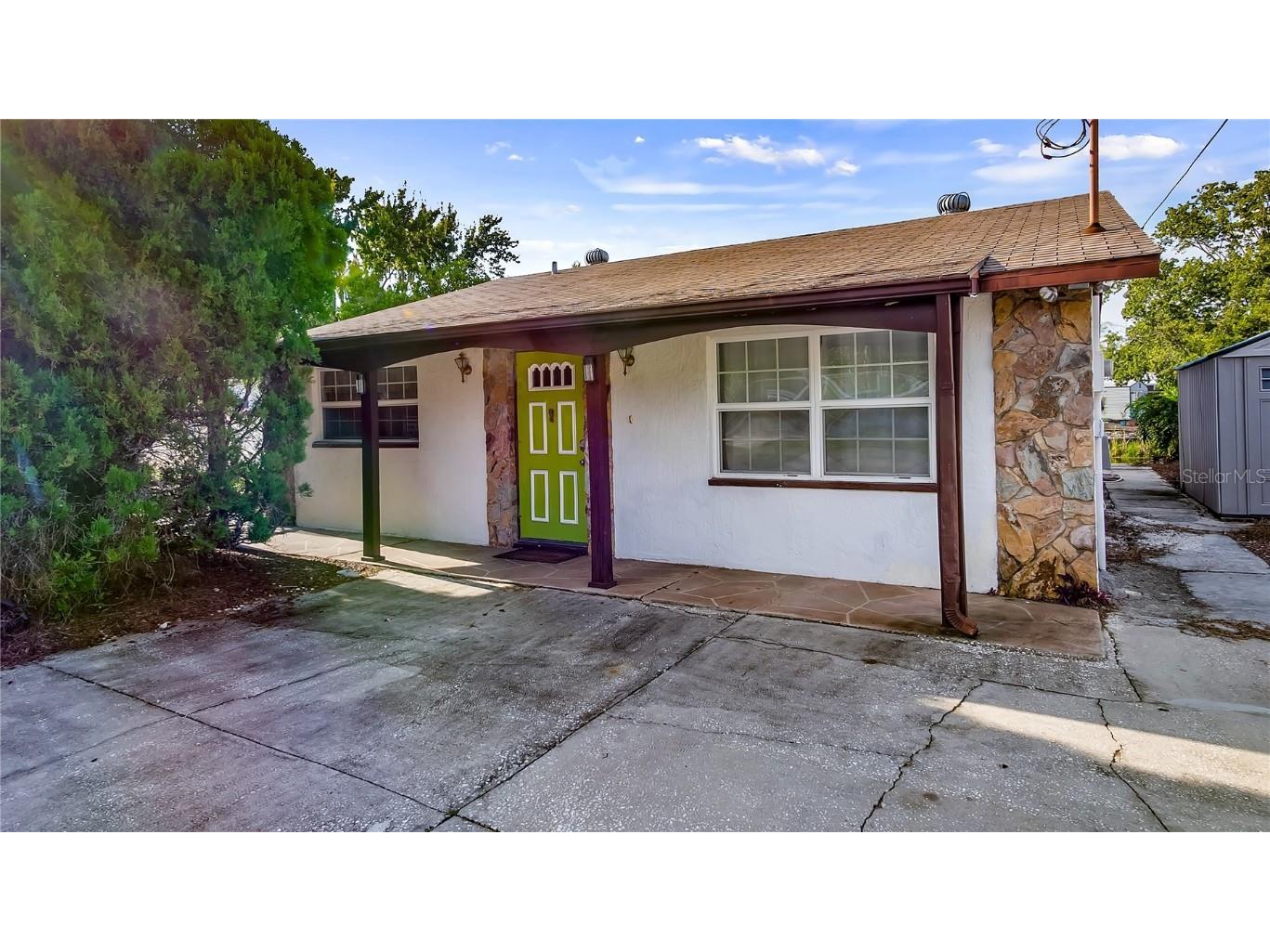 6466 W Richard Drive Weeki Wachee FL 34607 - CANAL ON WEEKI WACHEE RIVER G5100316 image1