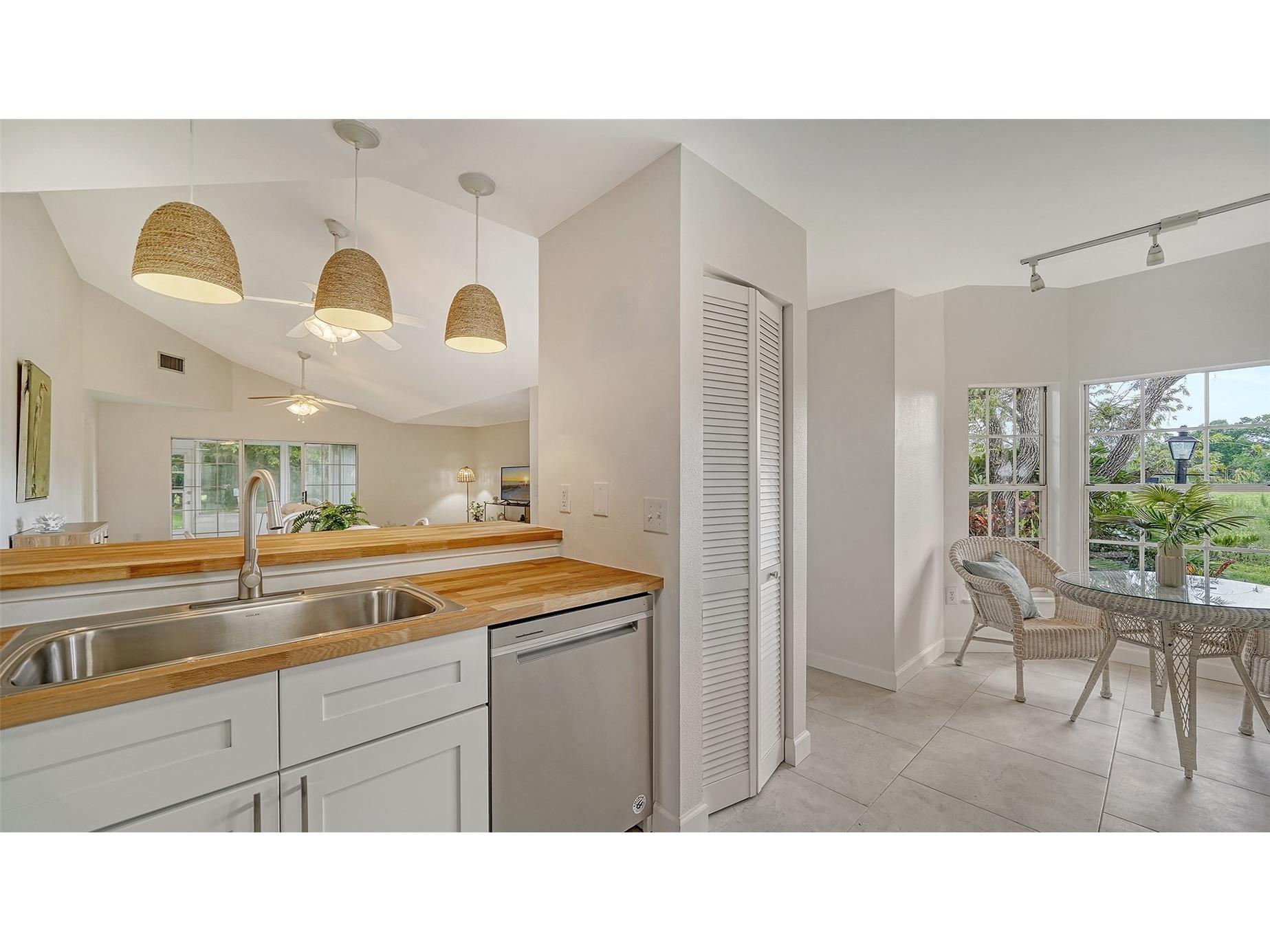 6467 Carrington Circle #43 Sarasota FL 34238 A4688055 image19