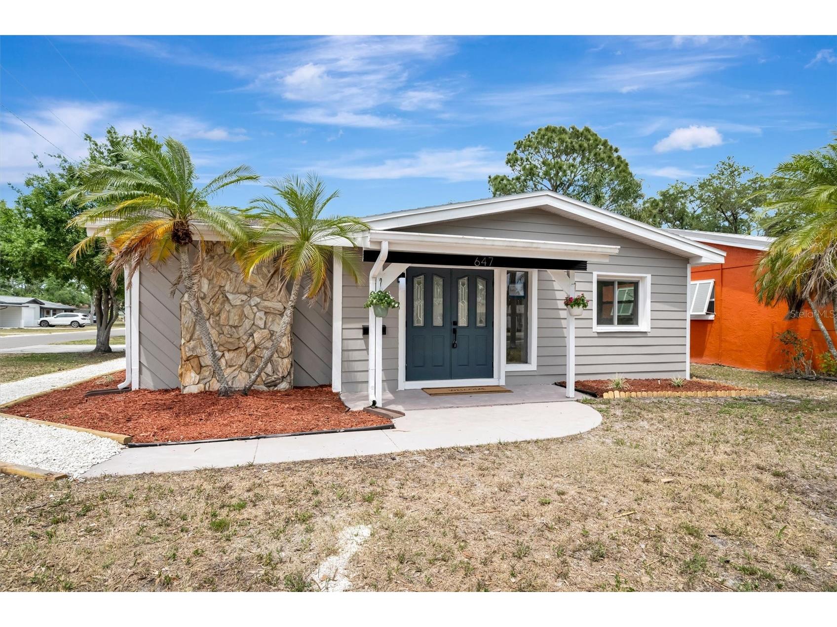 647 74th Avenue N Saint Petersburg FL 33702 TB8501591 image1