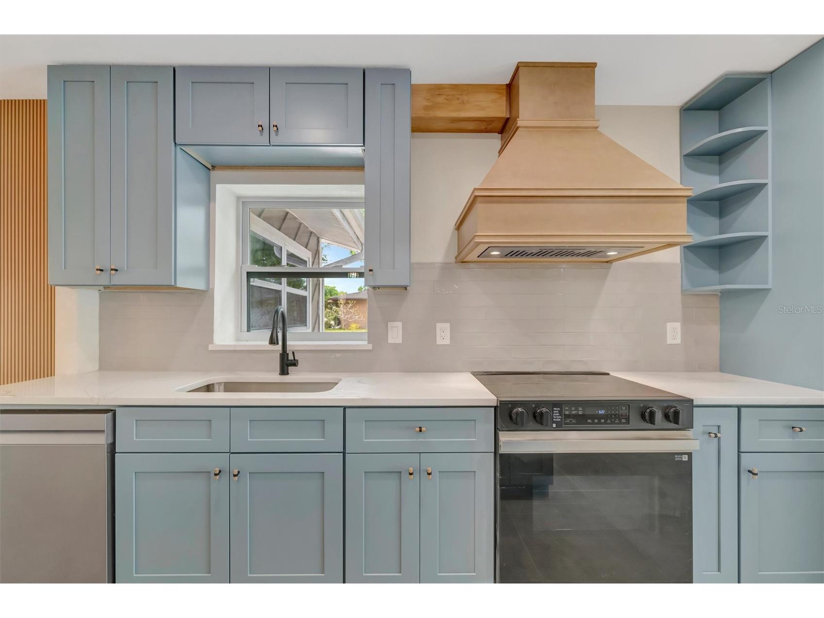 647 74th Avenue N Saint Petersburg FL 33702 TB8501591 image16