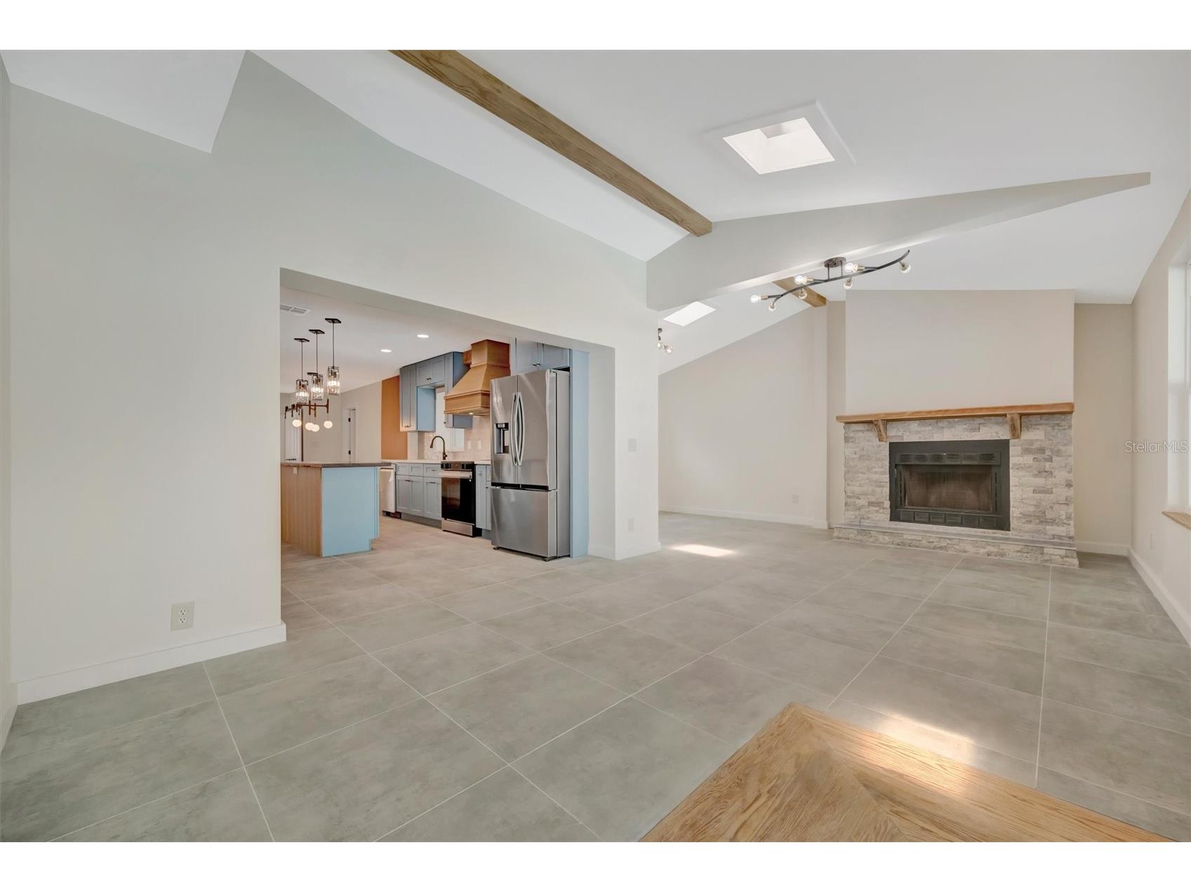 647 74th Avenue N Saint Petersburg FL 33702 TB8501591 image18