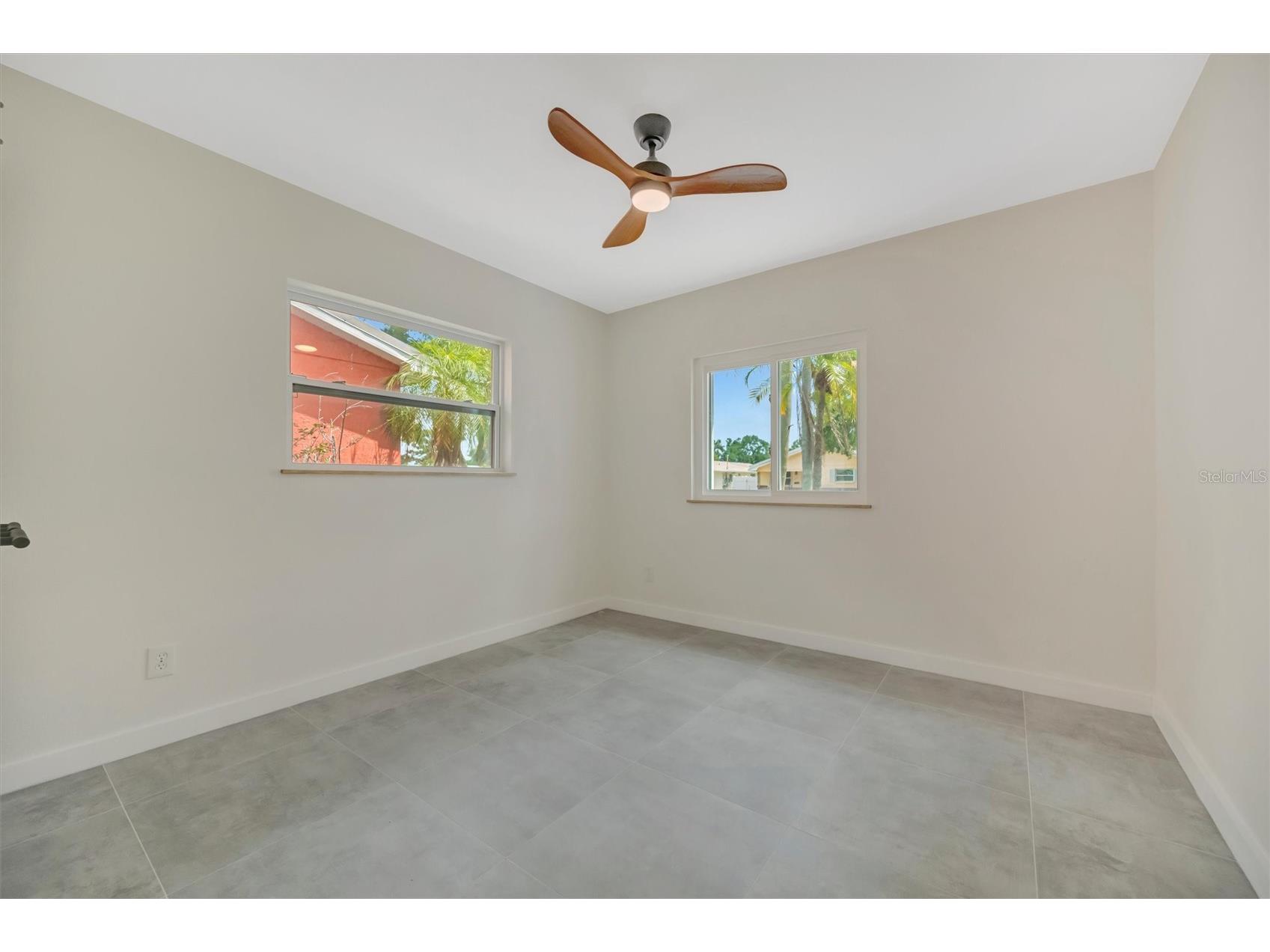 647 74th Avenue N Saint Petersburg FL 33702 TB8501591 image24