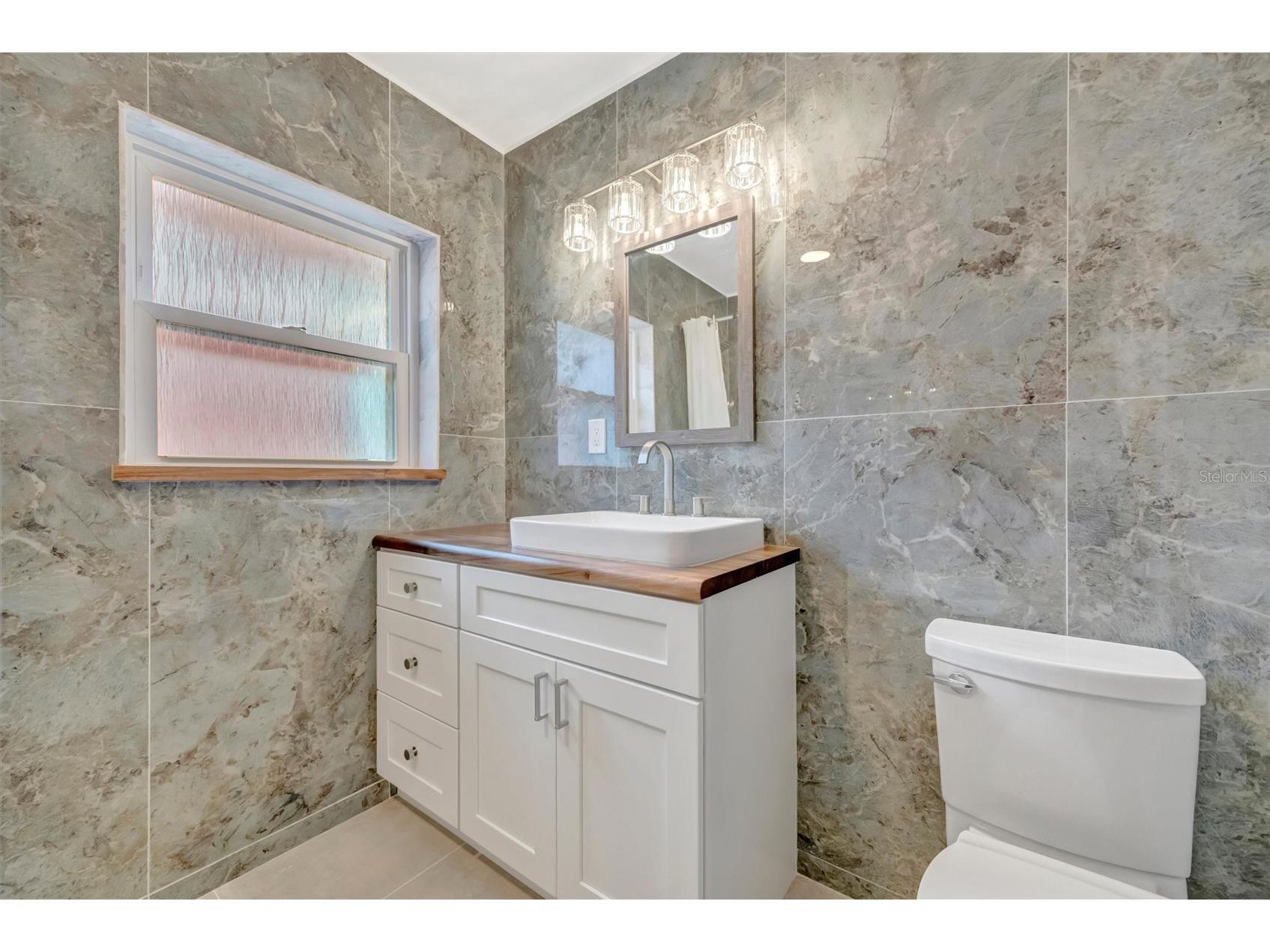 647 74th Avenue N Saint Petersburg FL 33702 TB8501591 image30