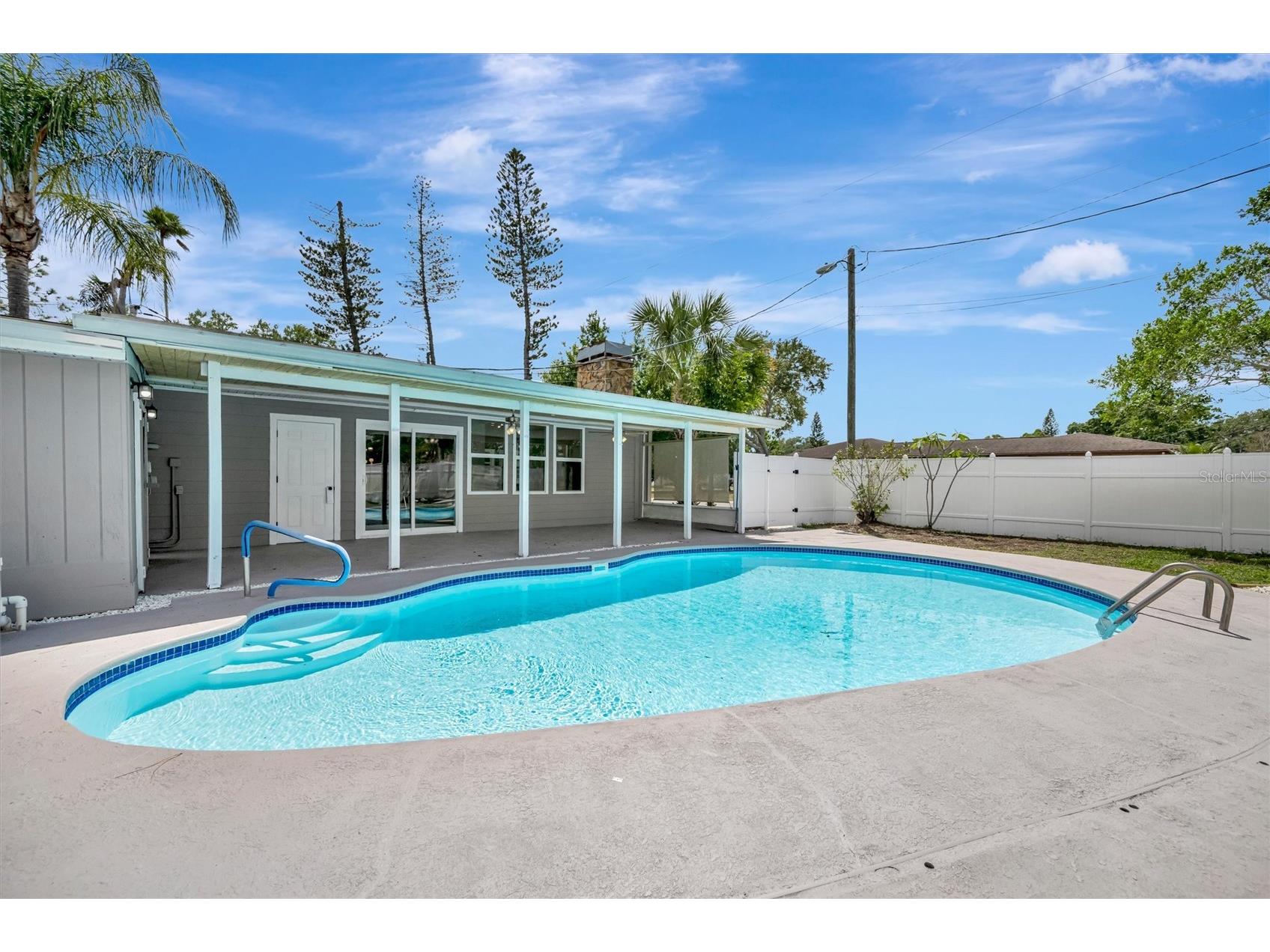 647 74th Avenue N Saint Petersburg FL 33702 TB8501591 image42
