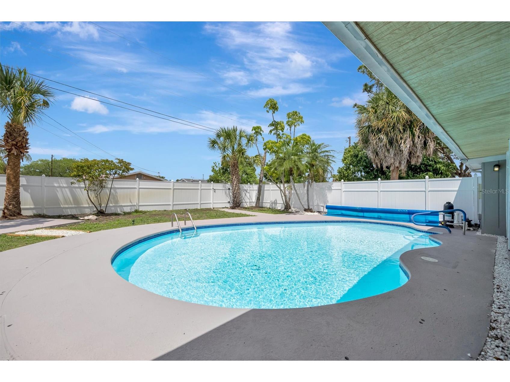 647 74th Avenue N Saint Petersburg FL 33702 TB8501591 image43