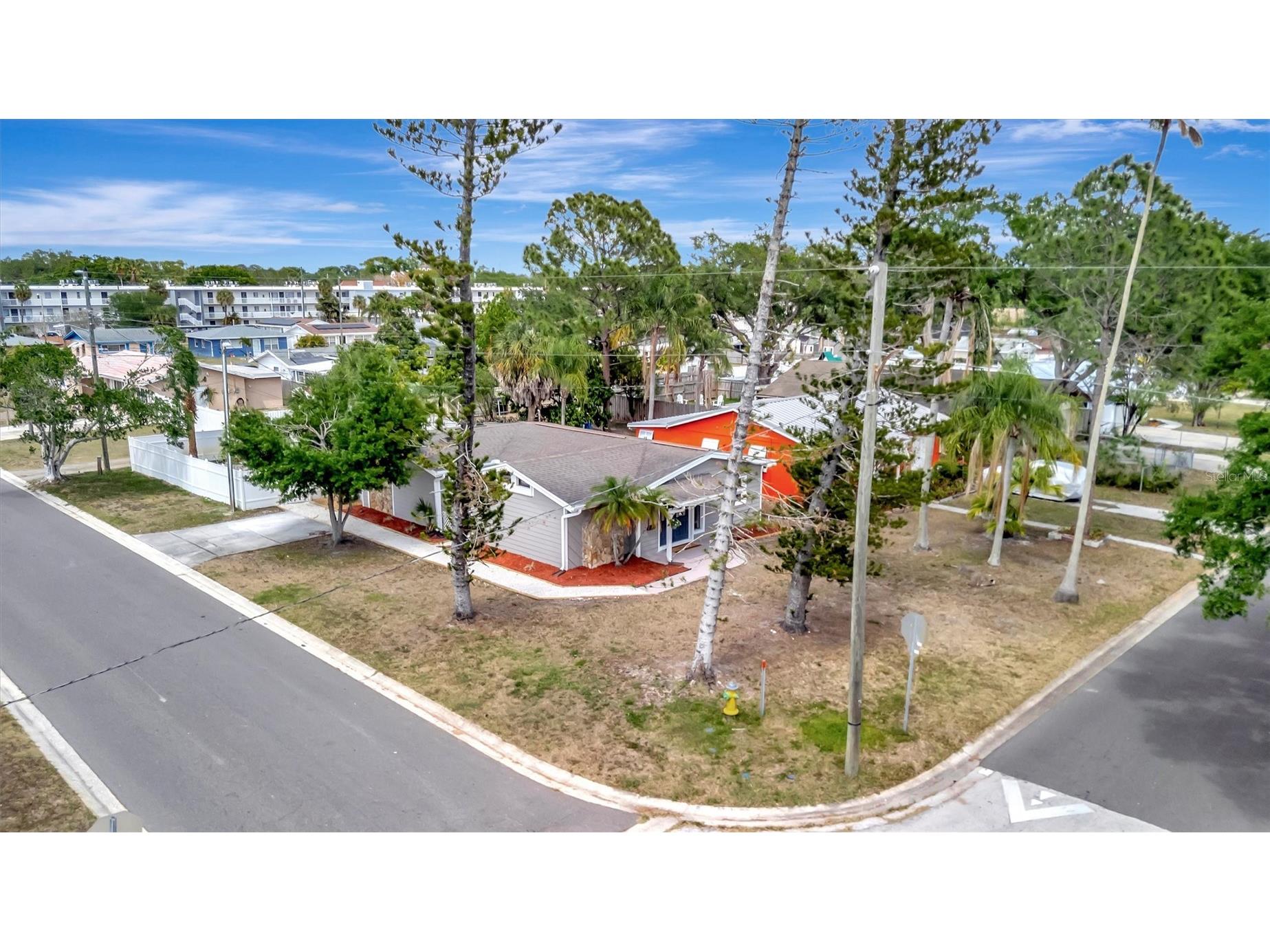 647 74th Avenue N Saint Petersburg FL 33702 TB8501591 image50