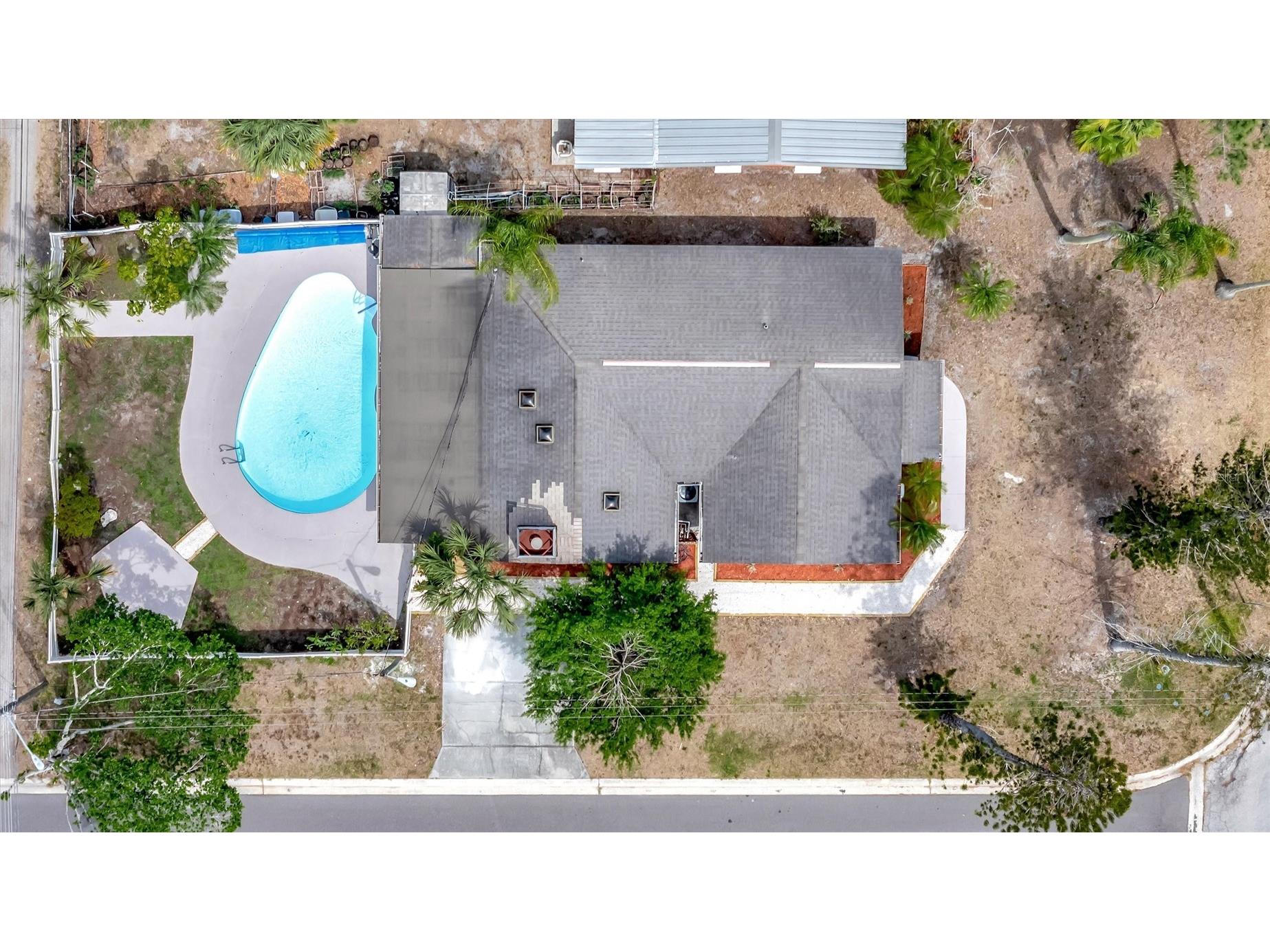647 74th Avenue N Saint Petersburg FL 33702 TB8501591 image53