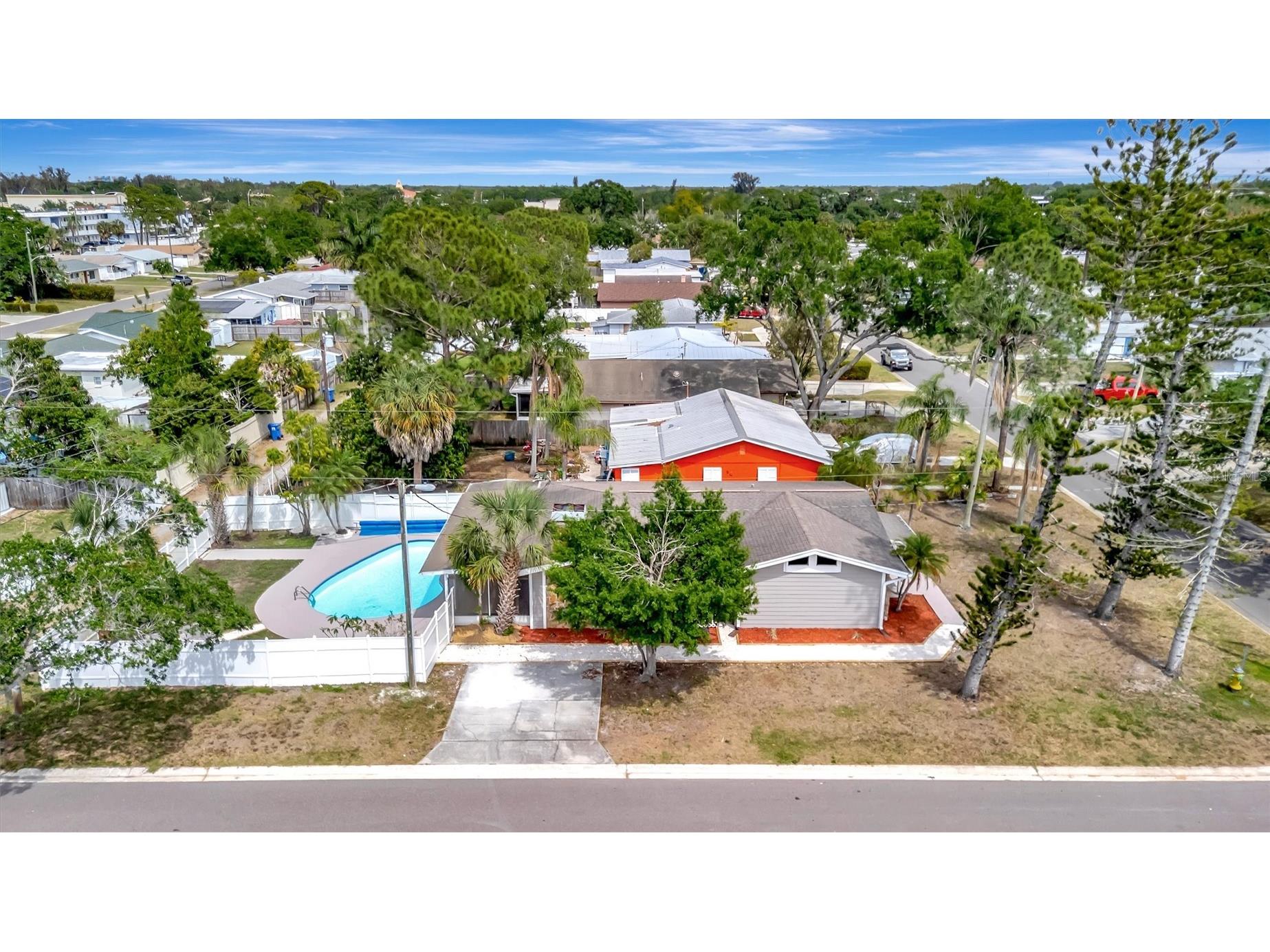 647 74th Avenue N Saint Petersburg FL 33702 TB8501591 image54