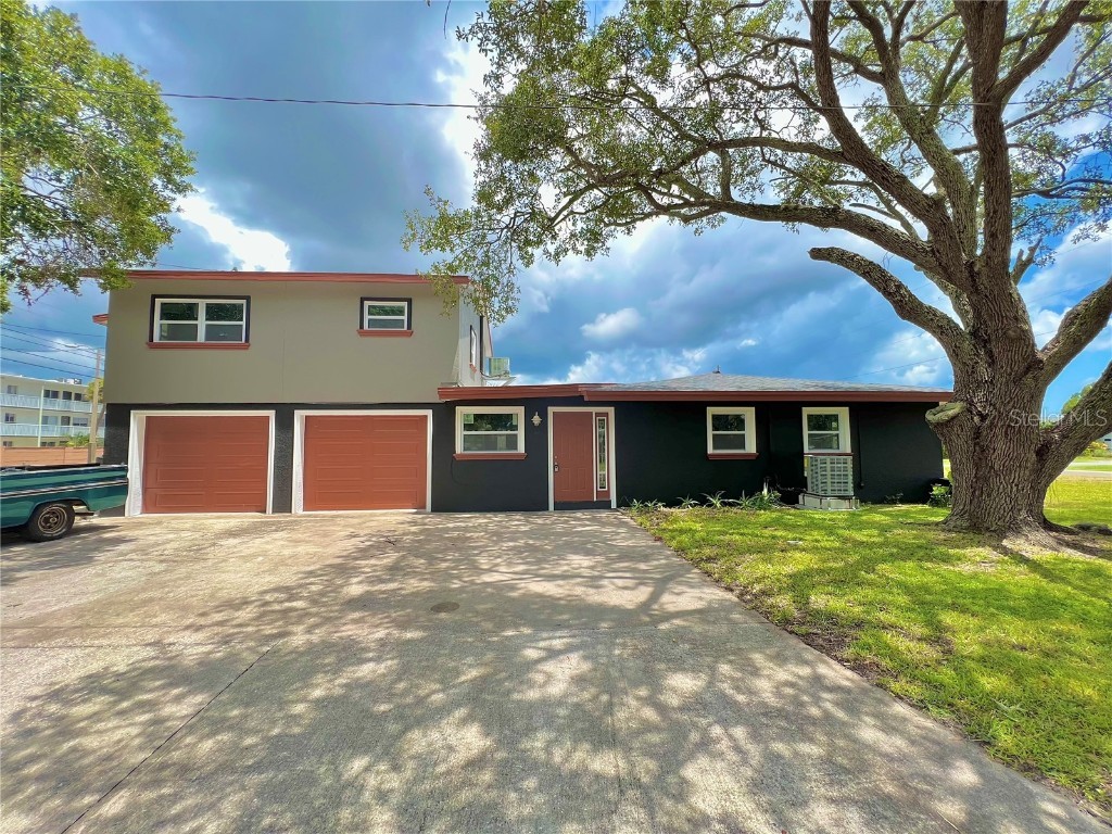 647 75th Avenue N Saint Petersburg FL 33702 J976129 image1