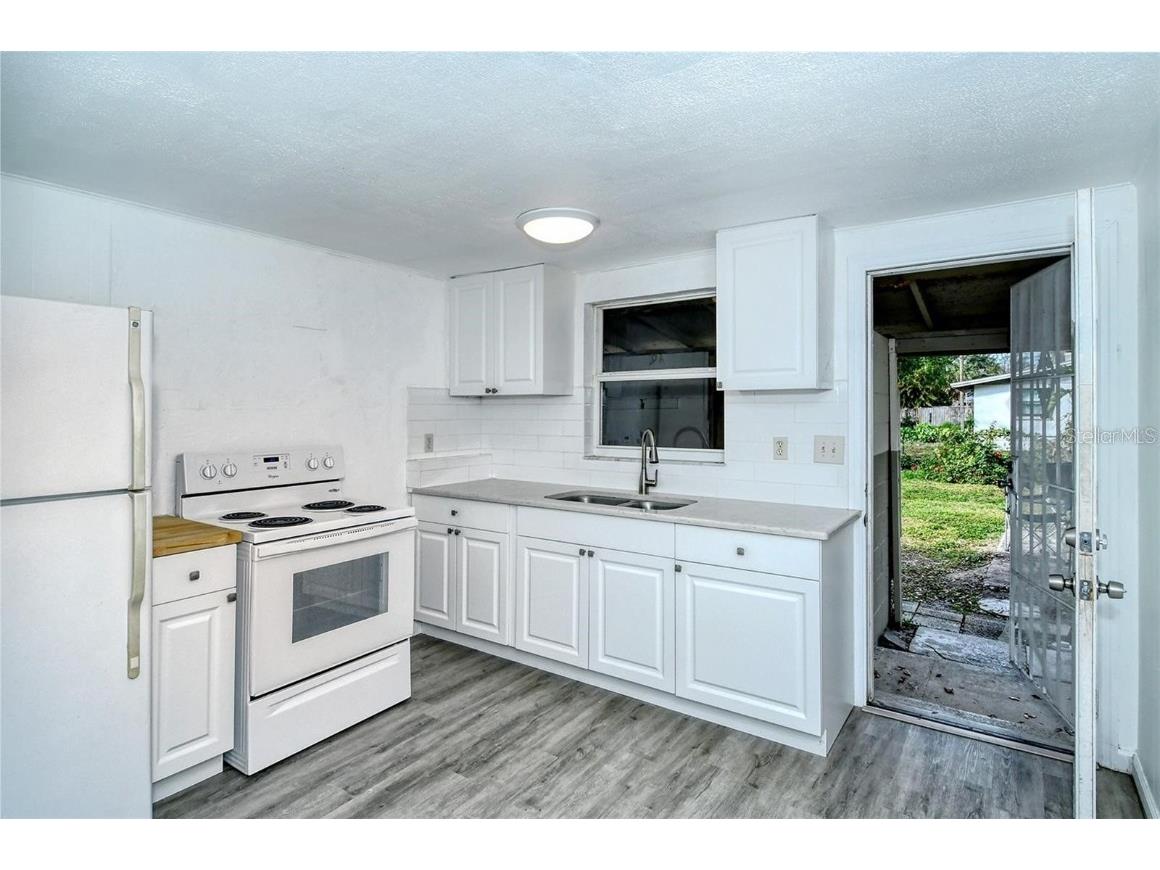 647 Church Street #A Nokomis FL 34275 A4667071 image4