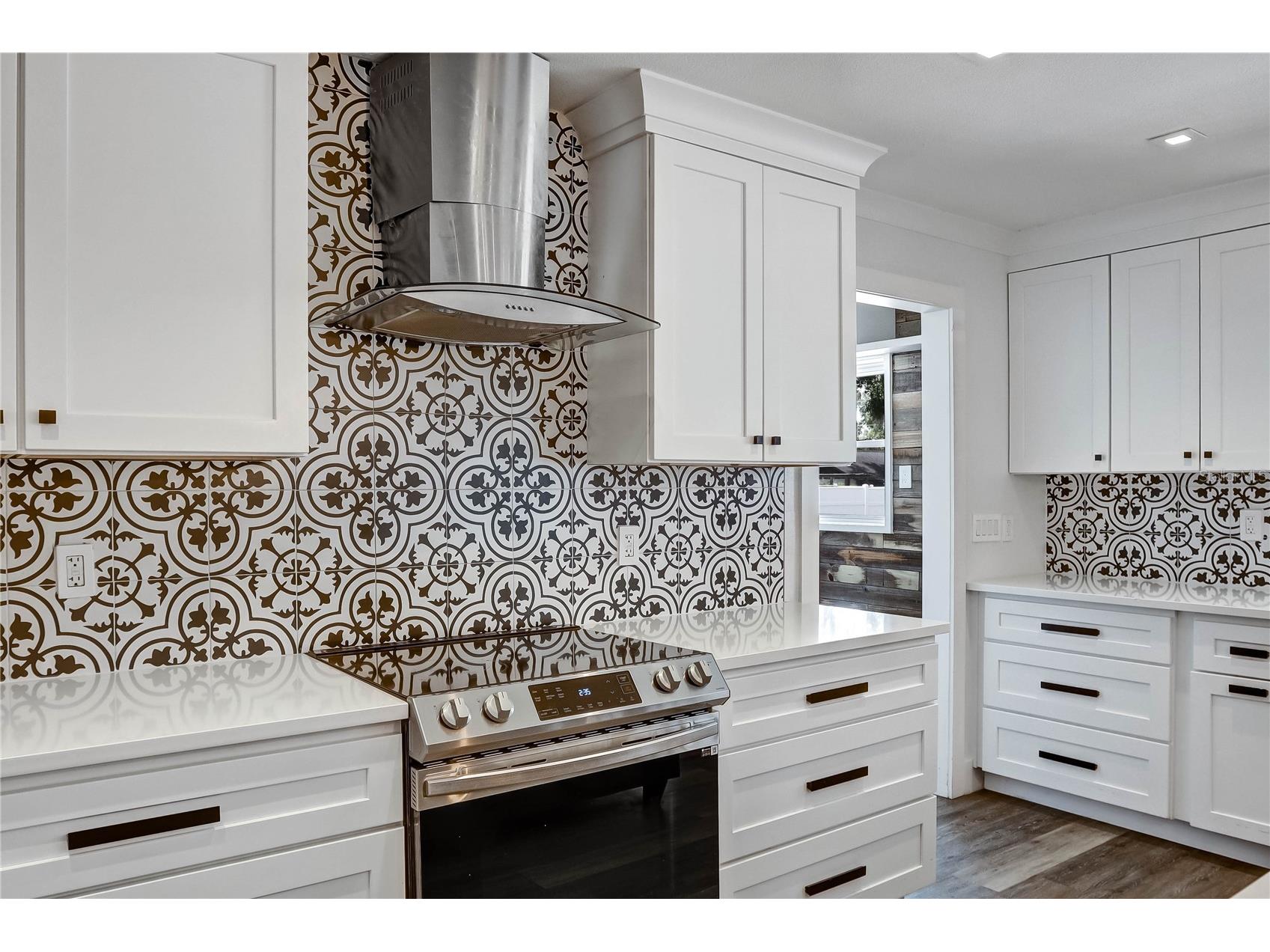 647 E Hillcrest Street Altamonte Springs FL 32701 OM725655 image16