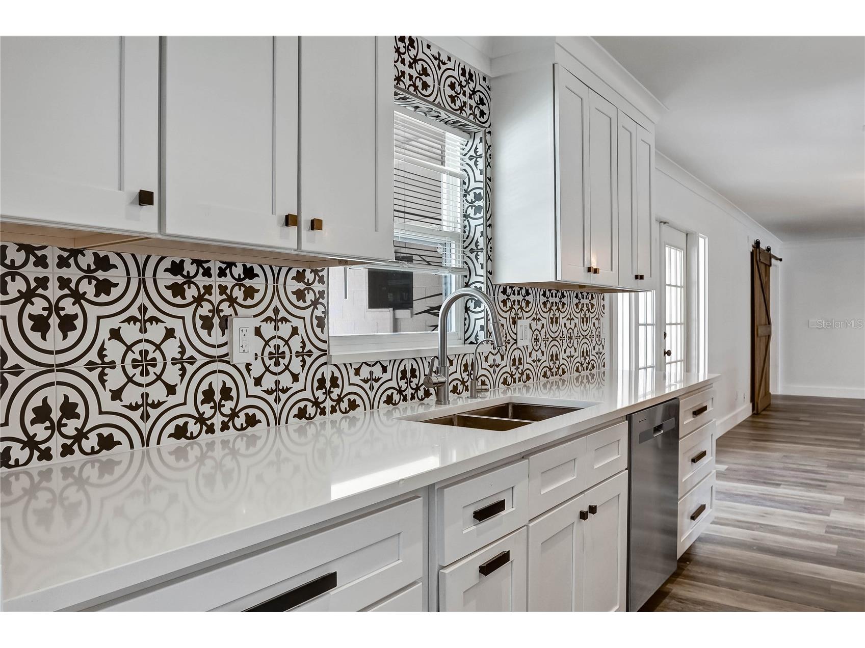 647 E Hillcrest Street Altamonte Springs FL 32701 OM725655 image17