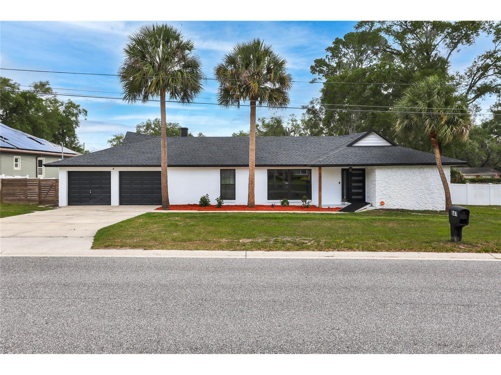 647 E Hillcrest Street Altamonte Springs FL 32701 OM725655 image2