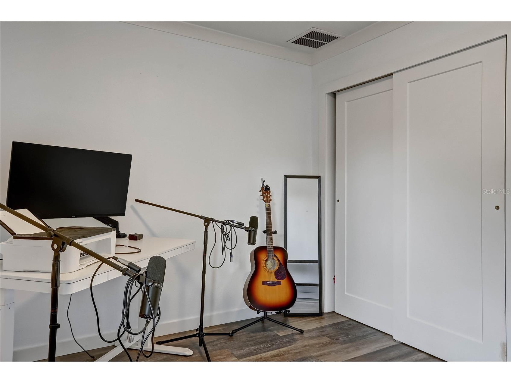 647 E Hillcrest Street Altamonte Springs FL 32701 OM725655 image37