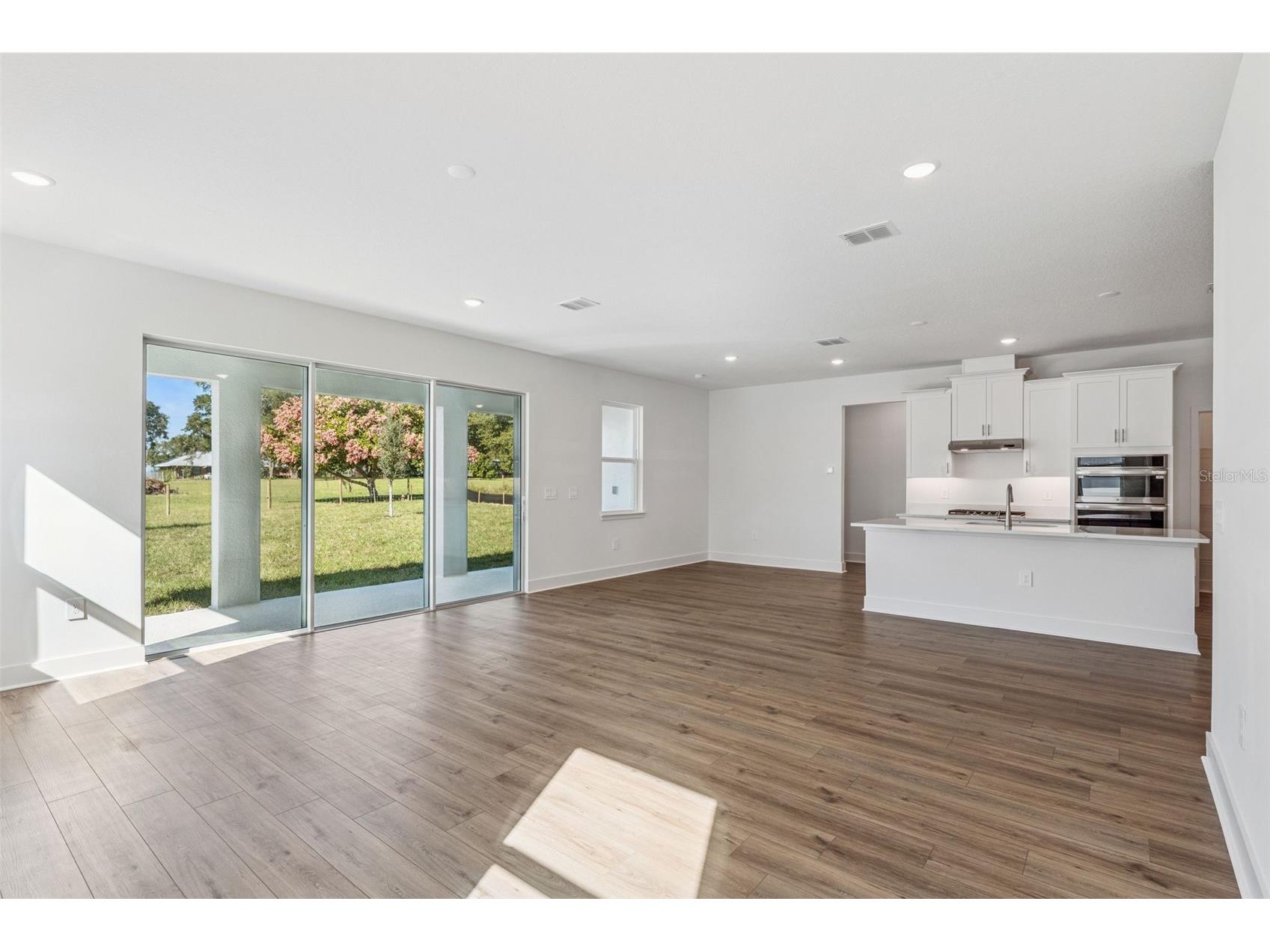 647 Emerald Grove Drive Apopka FL 32703 W7883029 image2