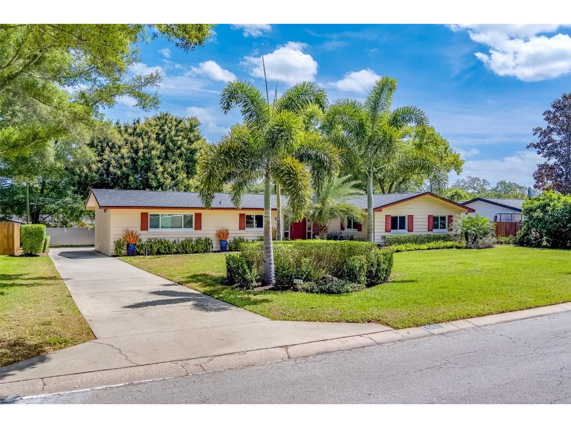 647 Forest Glen Road Clearwater FL 33765 U8236133 image1
