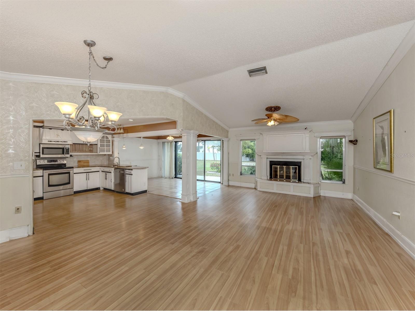 647 Foxwood Boulevard Englewood FL 34223 N6141900 image3