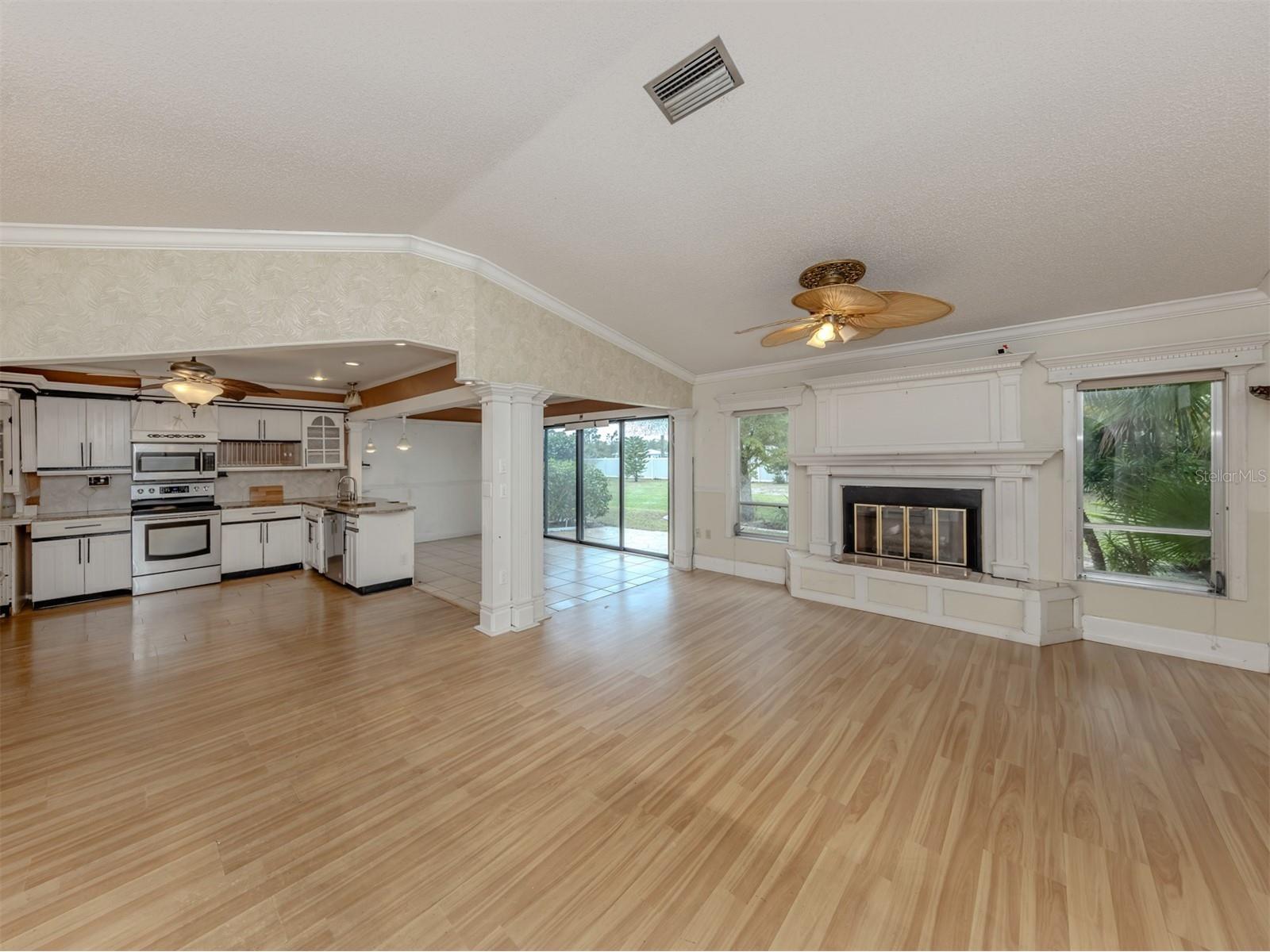 647 Foxwood Boulevard Englewood FL 34223 N6141900 image4