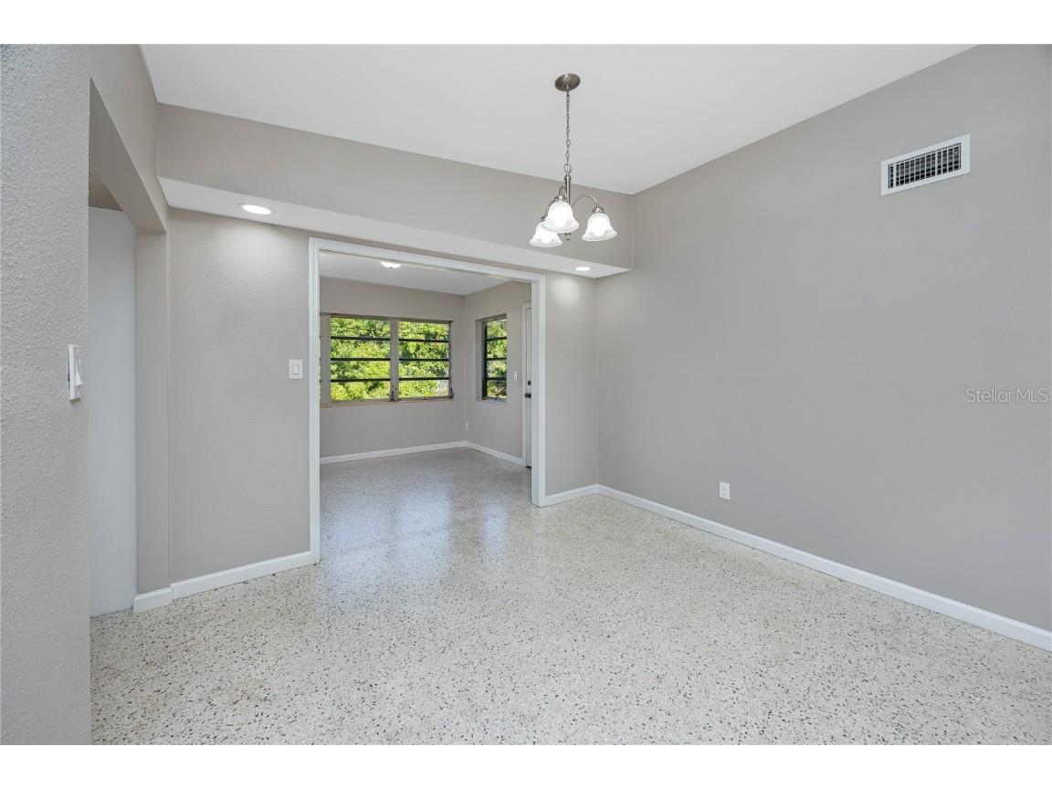 647 Garland Street N Saint Petersburg FL 33703 TB8445431 image11