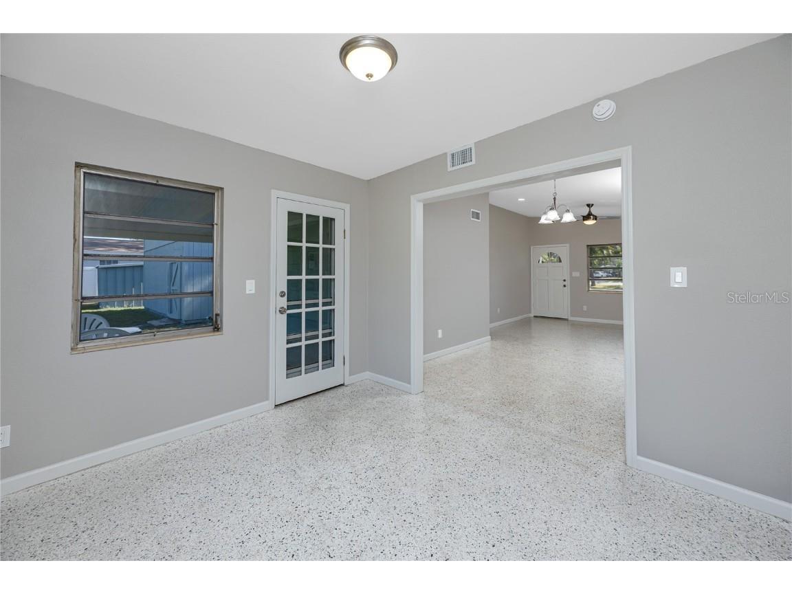 647 Garland Street N Saint Petersburg FL 33703 TB8445431 image12