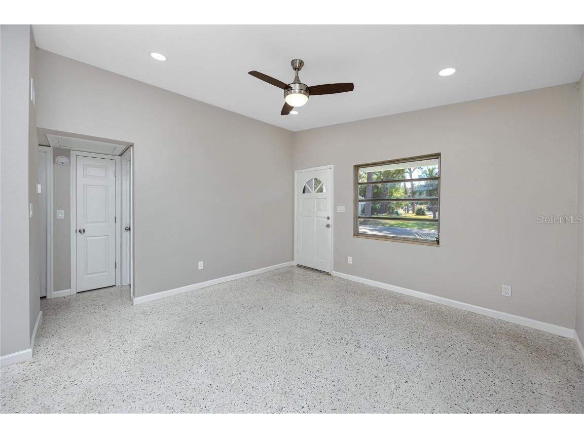 647 Garland Street N Saint Petersburg FL 33703 TB8445431 image21