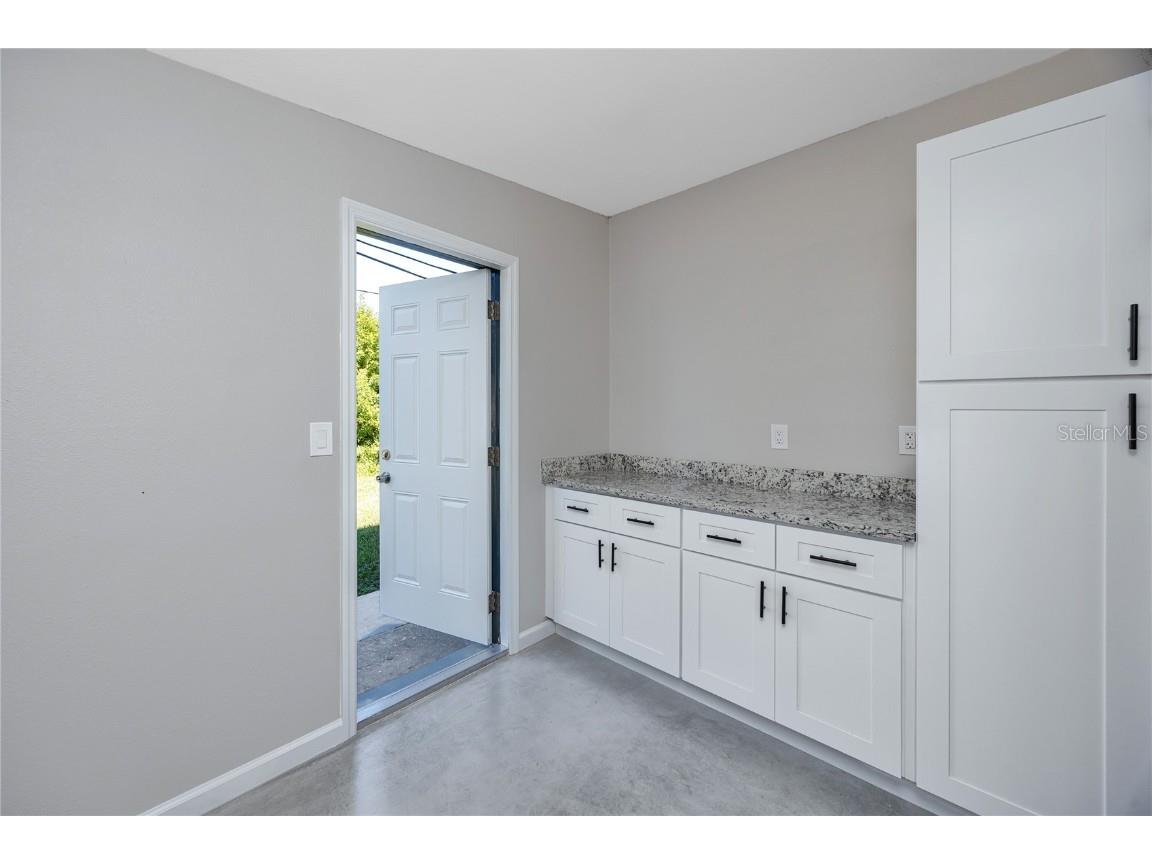 647 Garland Street N Saint Petersburg FL 33703 TB8445431 image24