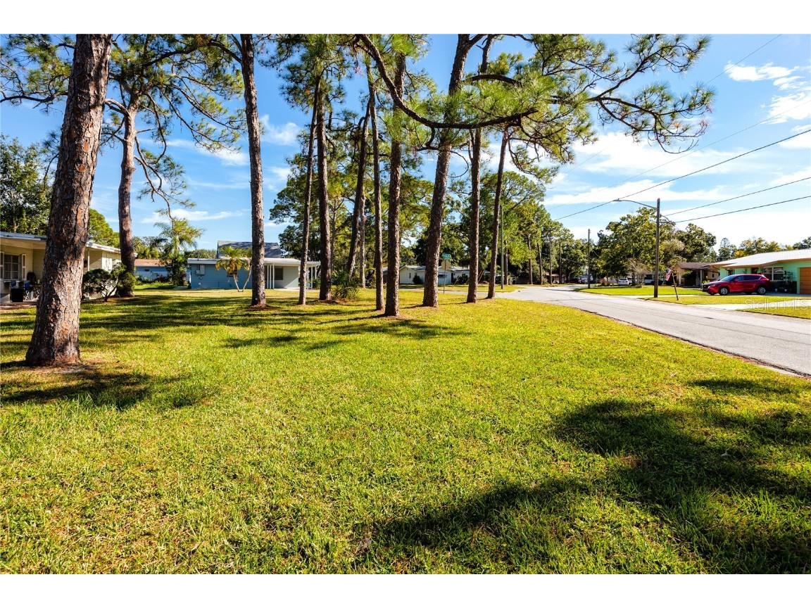 647 Garland Street N Saint Petersburg FL 33703 TB8445431 image36