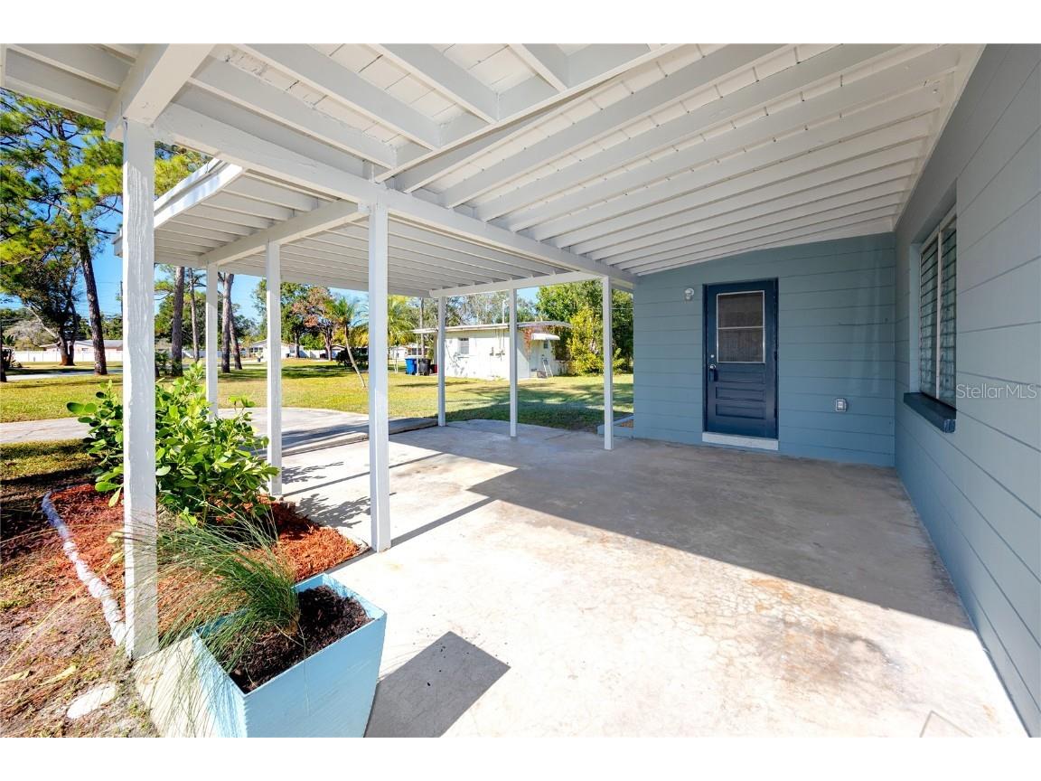 647 Garland Street N Saint Petersburg FL 33703 TB8445431 image41