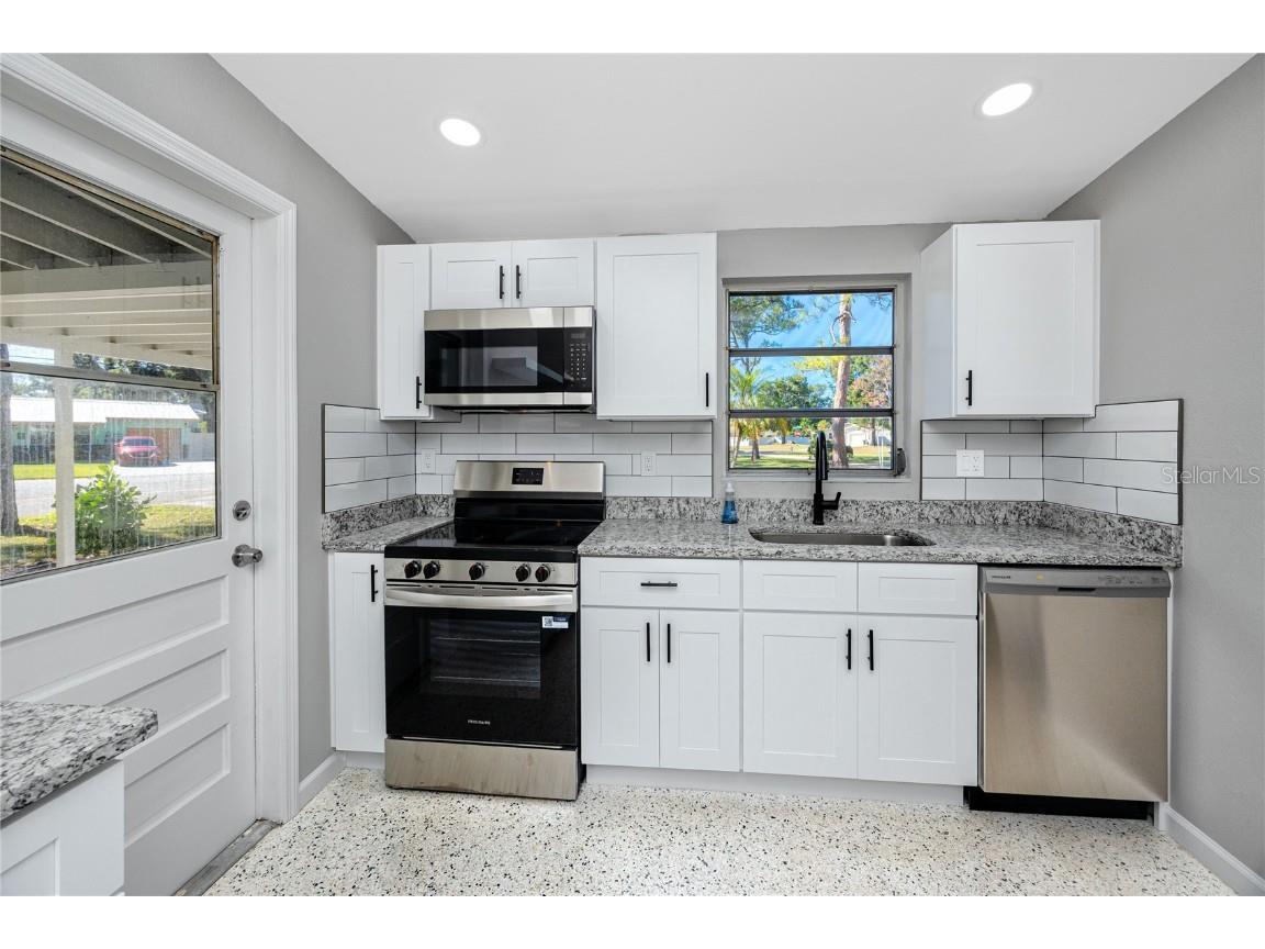 647 Garland Street N Saint Petersburg FL 33703 TB8445431 image6