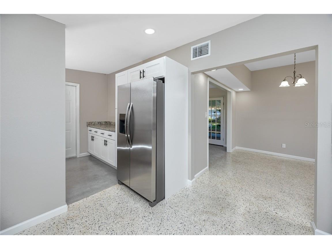 647 Garland Street N Saint Petersburg FL 33703 TB8445431 image9