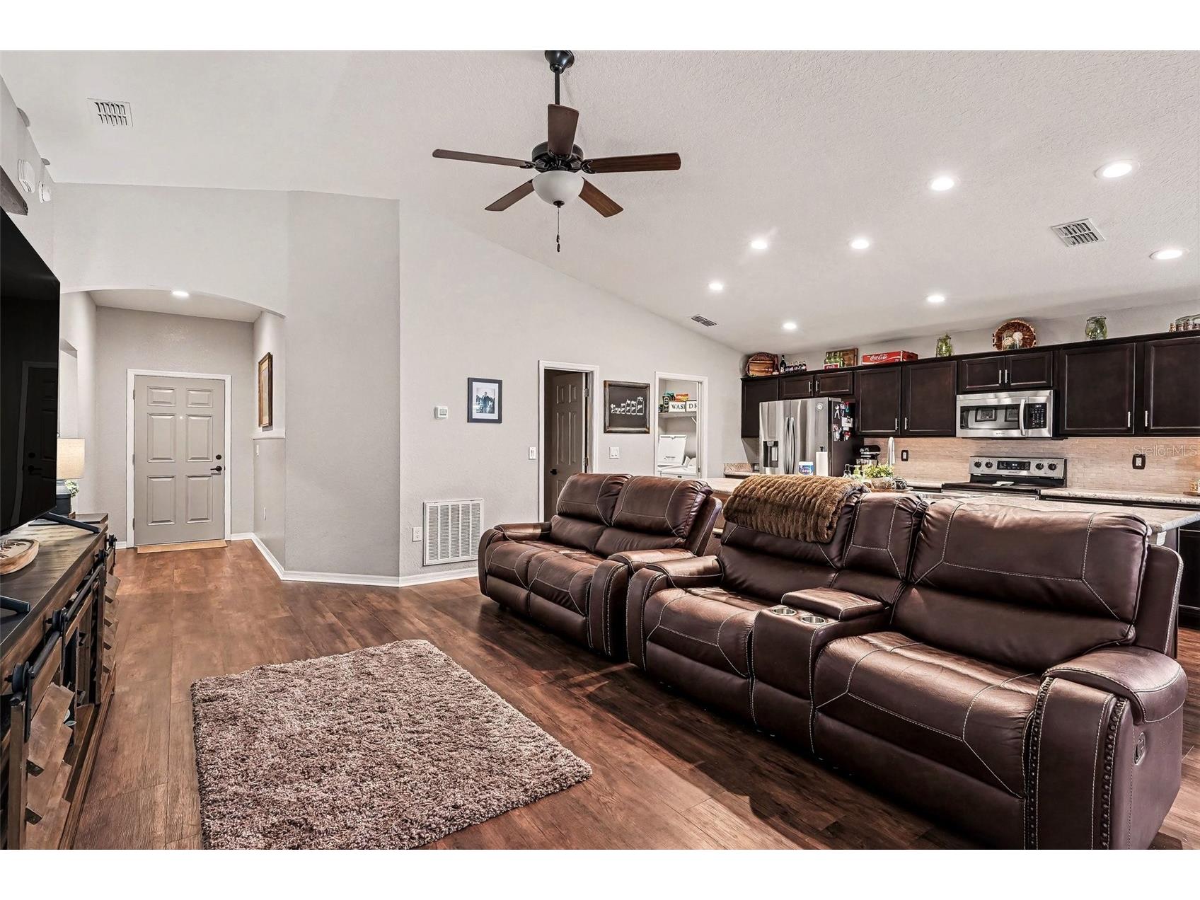 647 Lorient Drive Eagle Lake FL 33839 TB8512817 image5