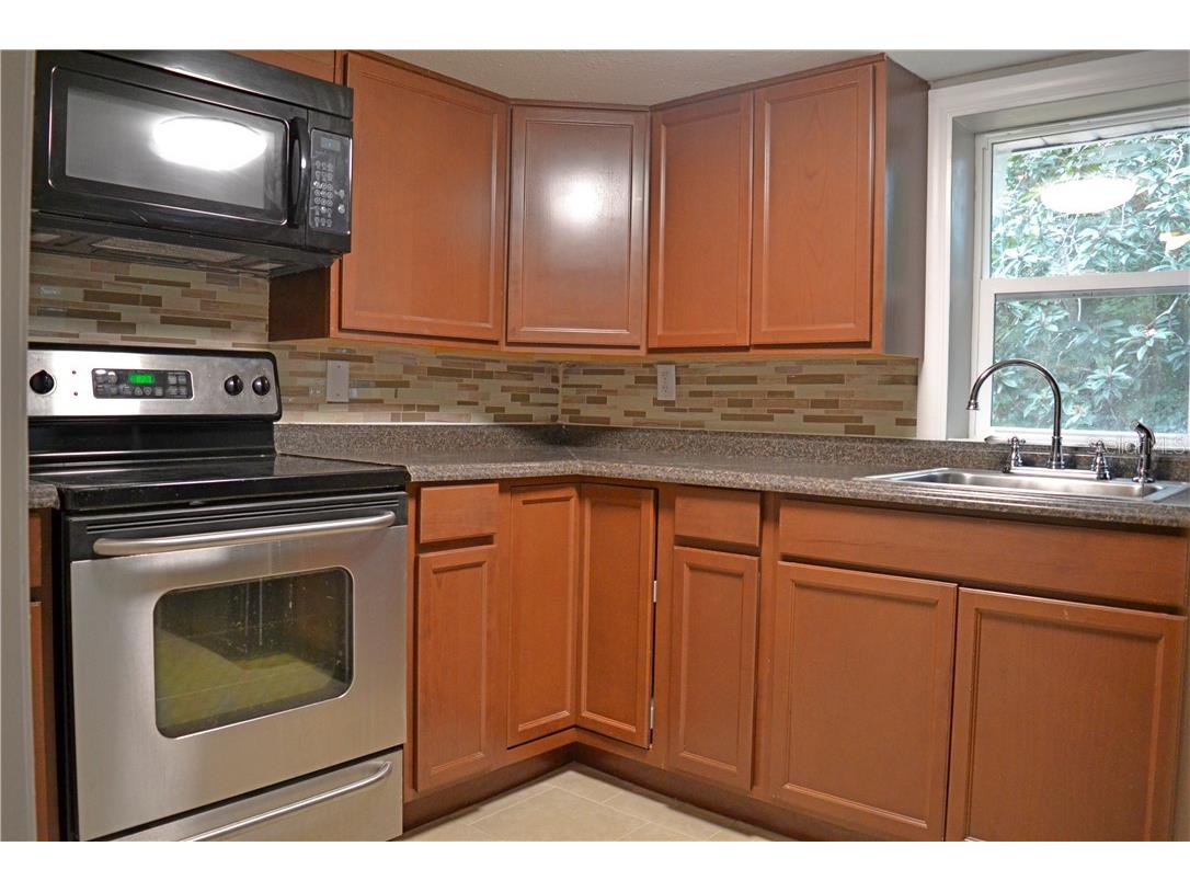 647 S Delaware Avenue Deland FL 32720 O6362015 image4