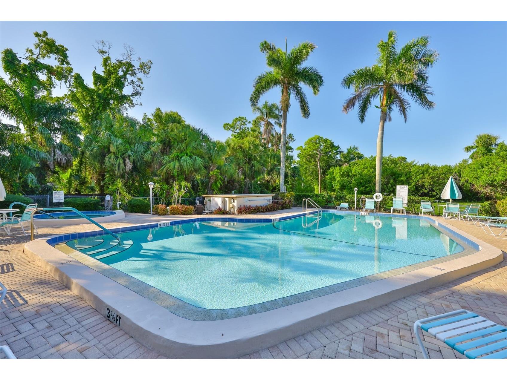 647 Woodlawn Drive #647 Bradenton FL 34210 A4696904 image30