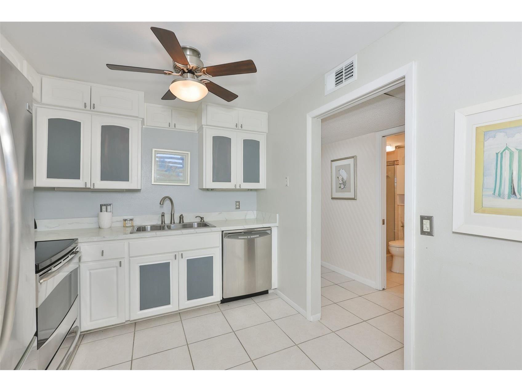 647 Woodlawn Drive #647 Bradenton FL 34210 A4696904 image7