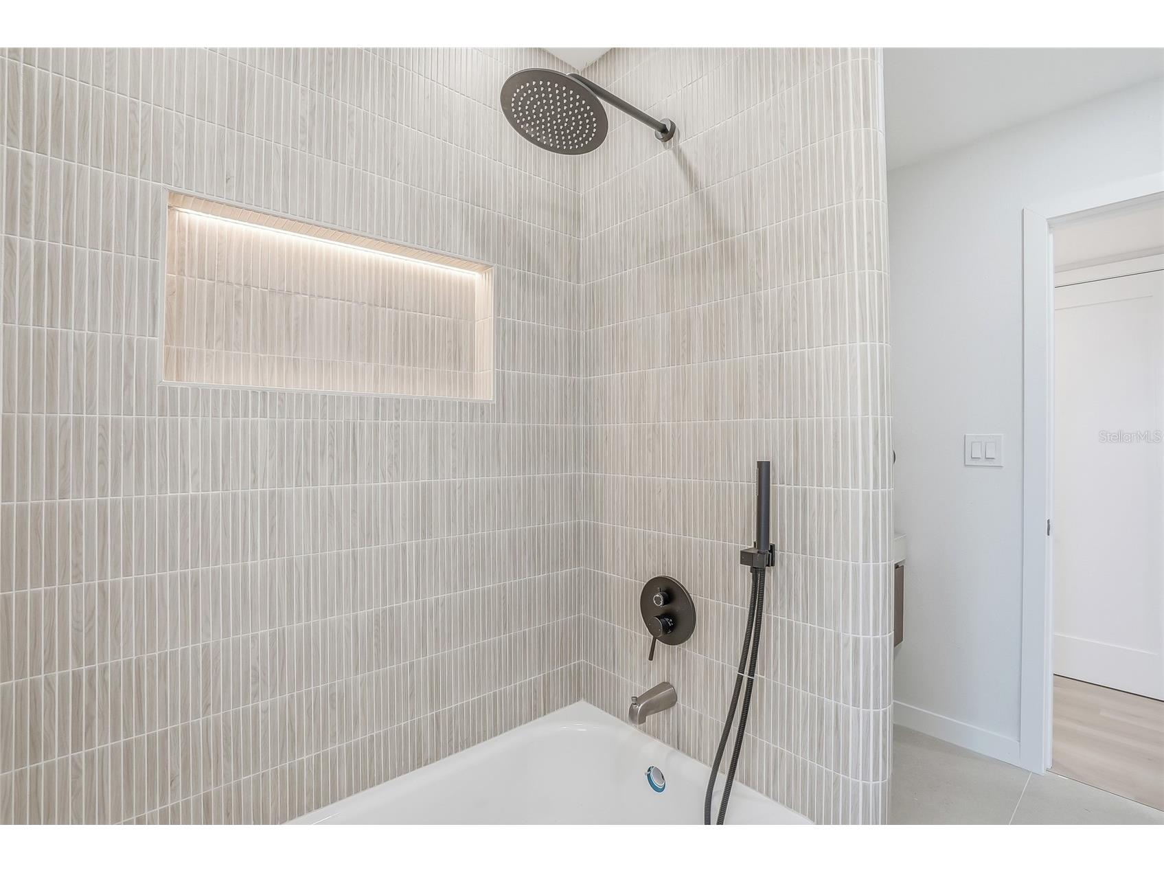 6470 26th Avenue N Saint Petersburg FL 33710 TB8511767 image16
