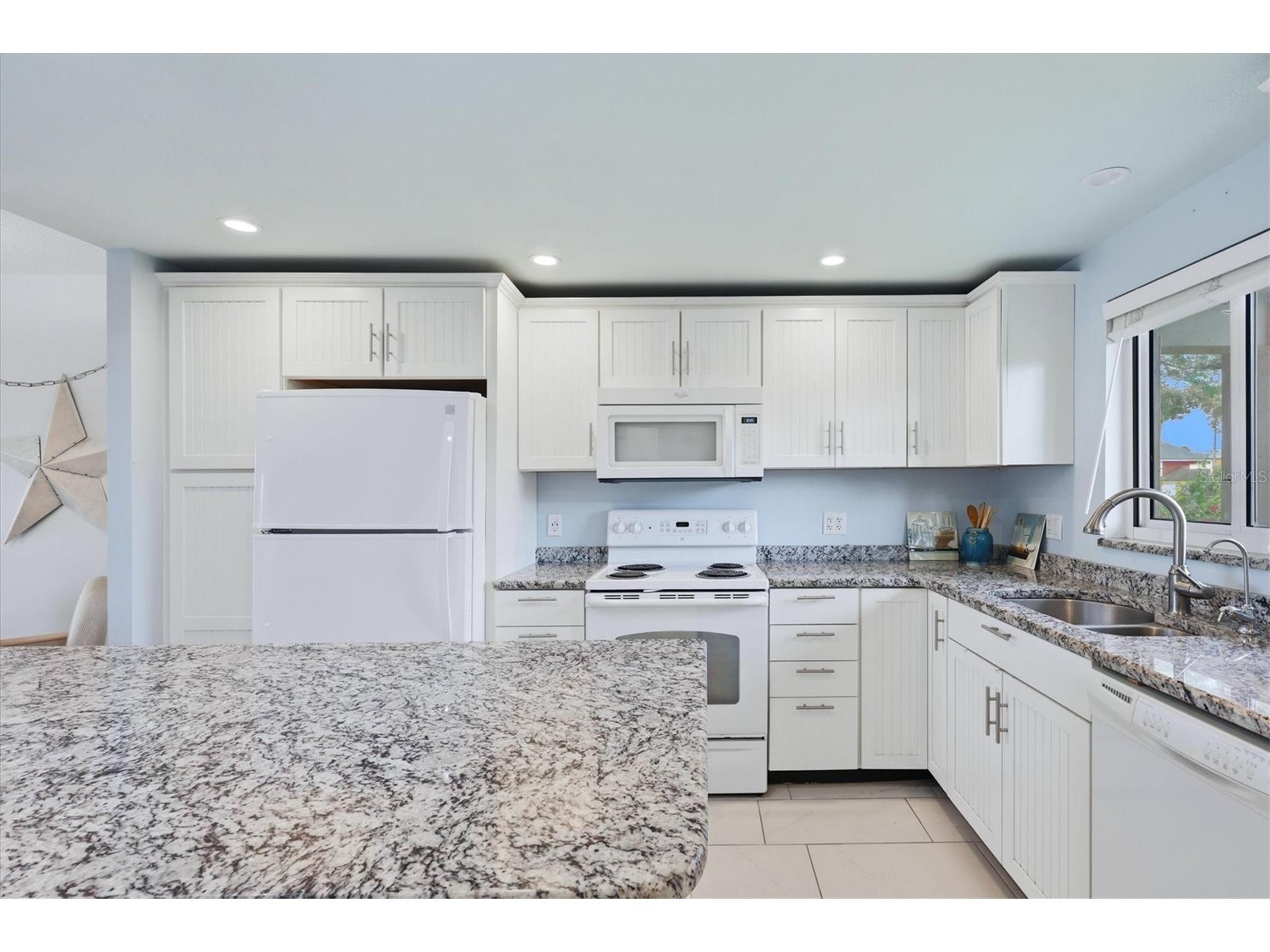 6470 Hollywood Boulevard #208 Sarasota FL 34231 - INTRACOASTAL WATERWAY A4696425 image8