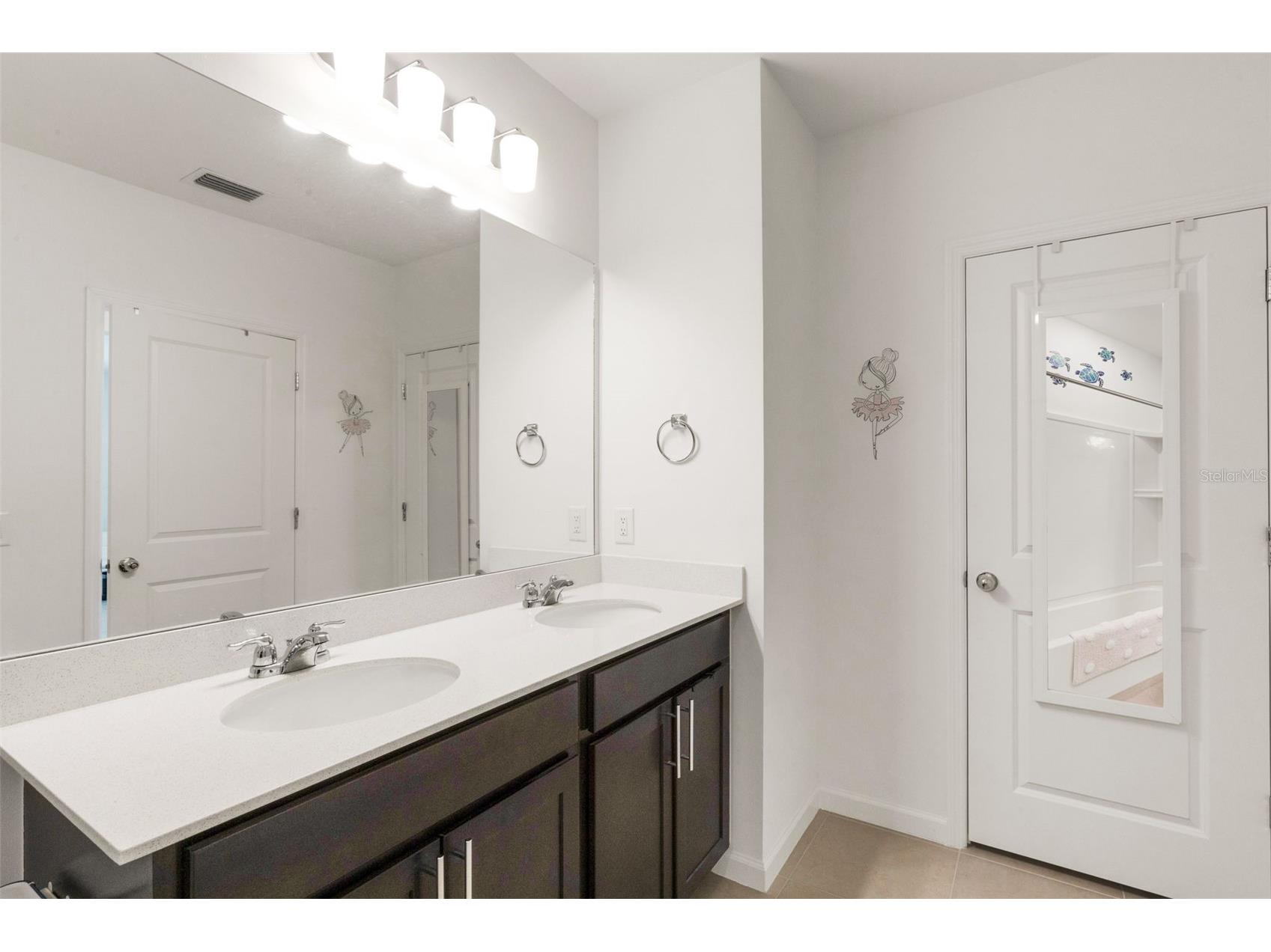 6471 Silverstar Drive Sarasota FL 34240 A4679322 image28