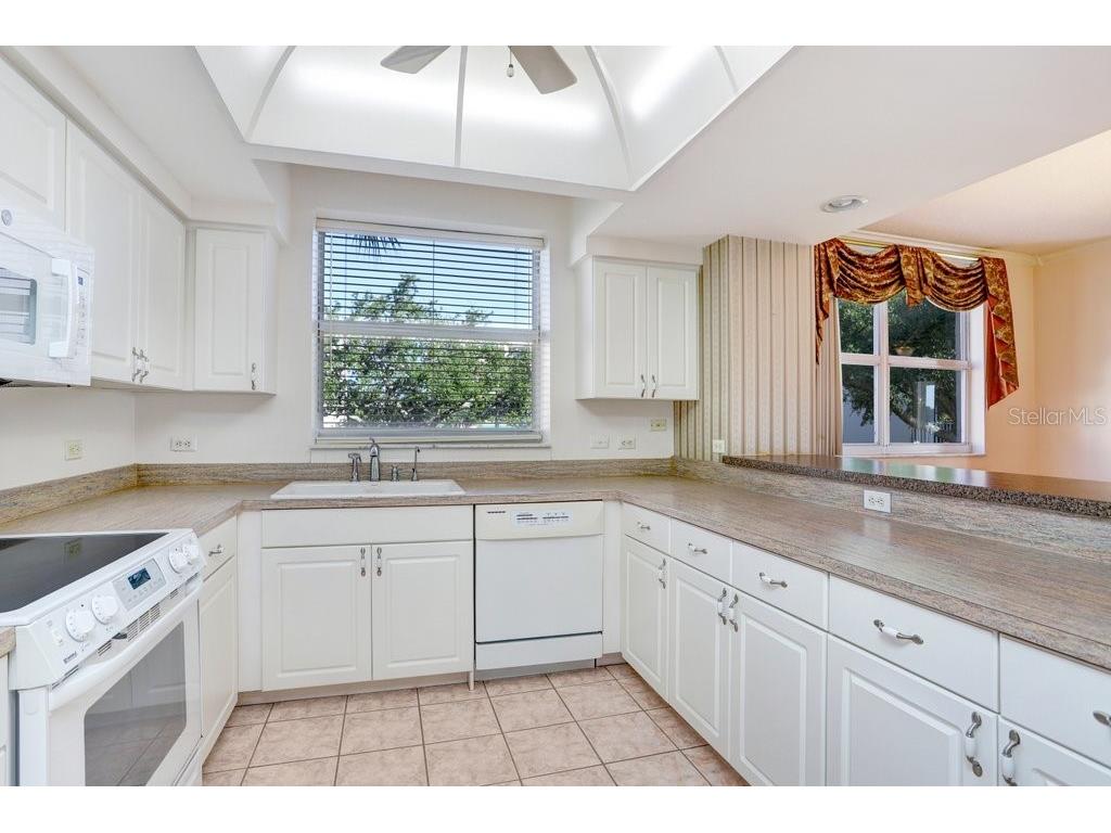 6475 Shoreline Drive #5101 Saint Petersburg FL 33708 O6360445 image4