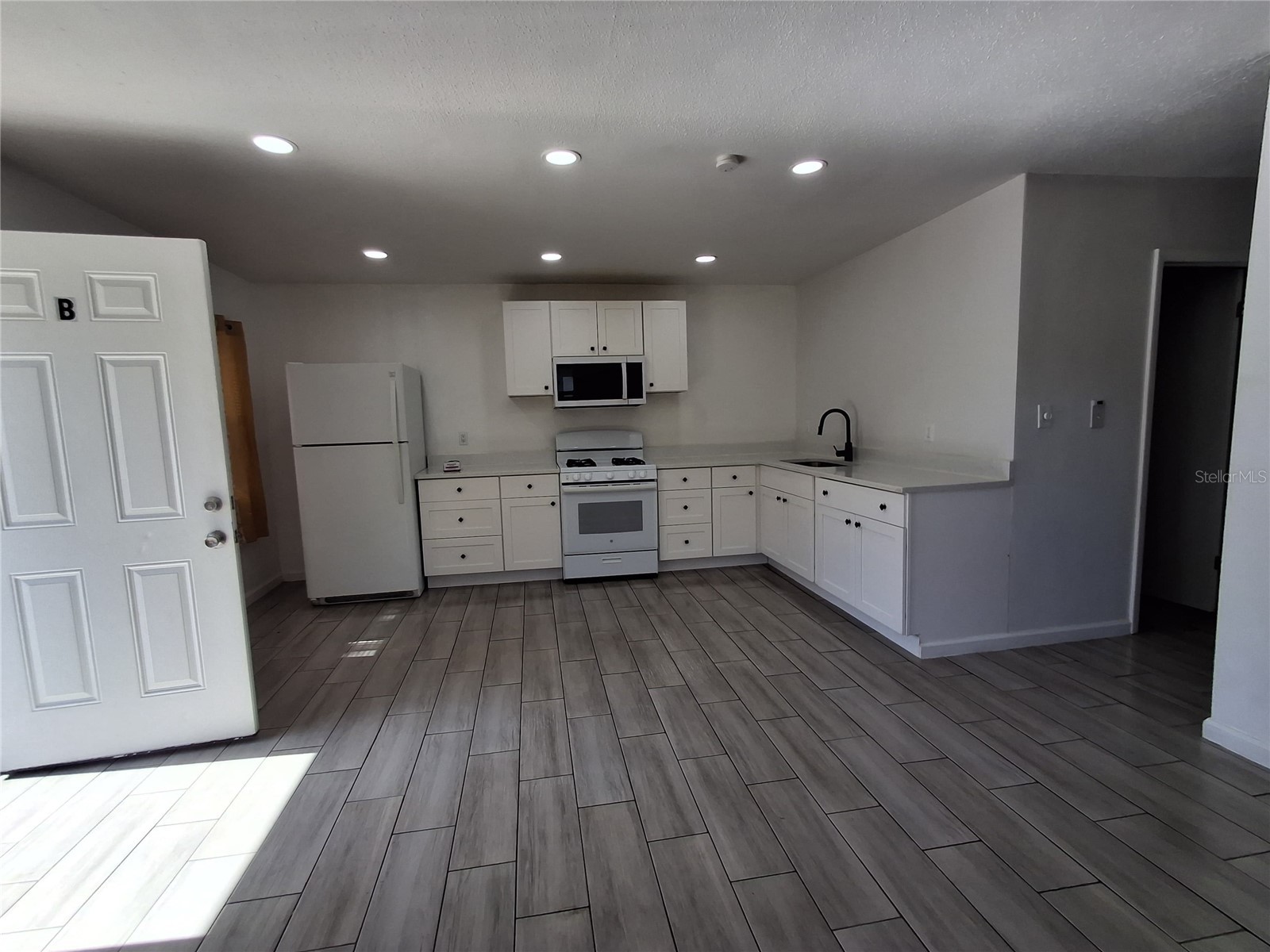 6477 146th Avenue N #B Clearwater FL 33760 TB8460578 image9