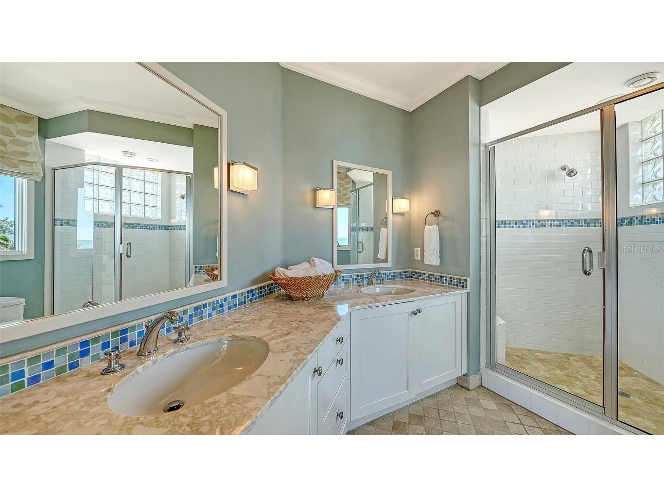 6477 Gulfside Road Longboat Key FL 34228 A4666887 image38