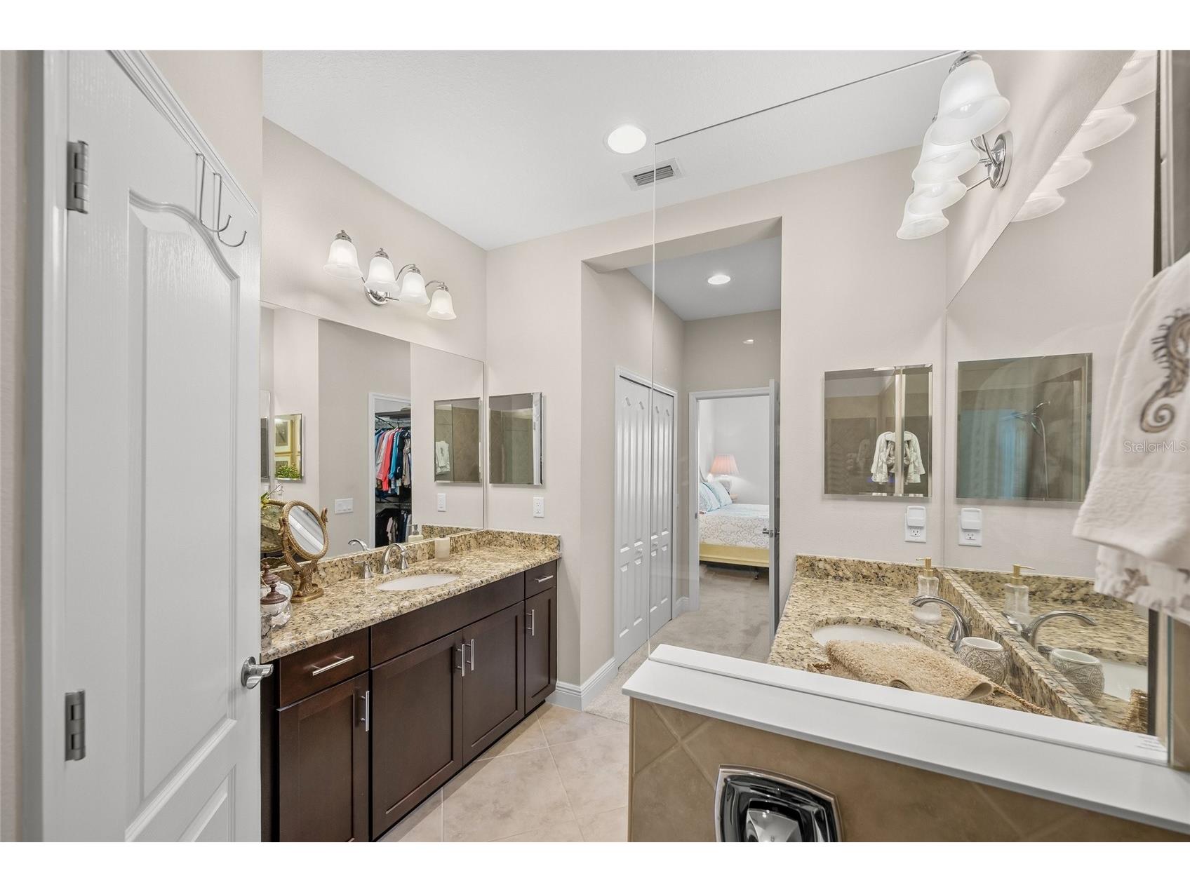 6479 Positano Court Sarasota FL 34243 A4696150 image23