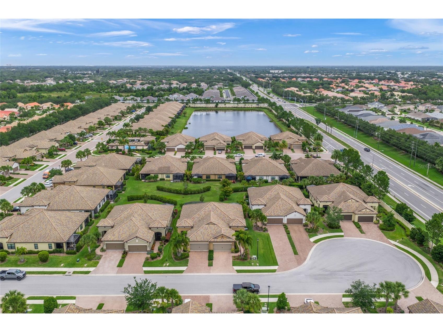 6479 Positano Court Sarasota FL 34243 A4696150 image39