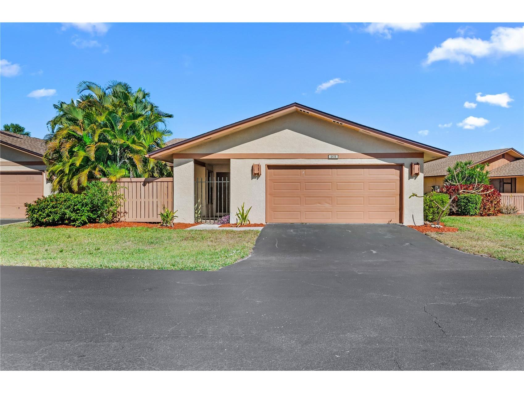 6479 Royal Woods Drive Fort Myers FL 33908 O6373615 image3