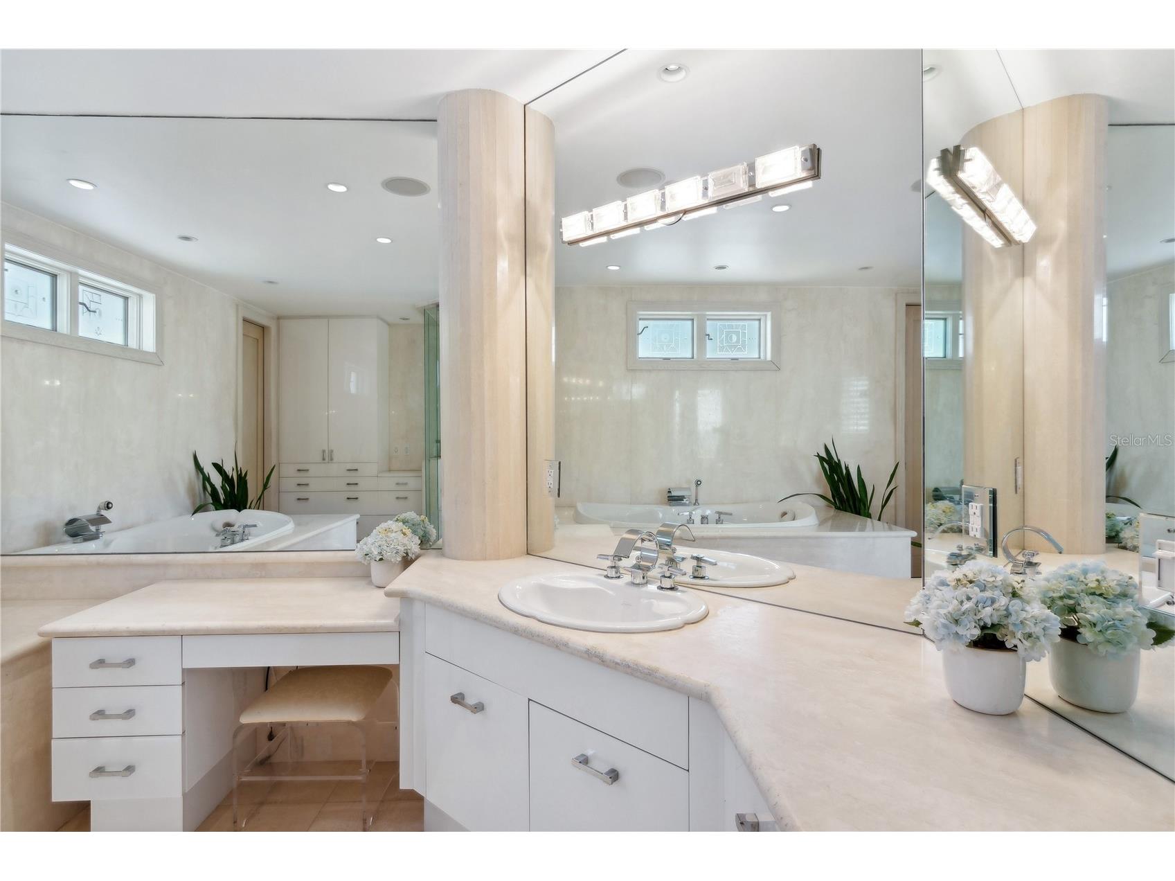 648 Beach Road Sarasota FL 34242 - GULF OF MEXICO A4681541 image20