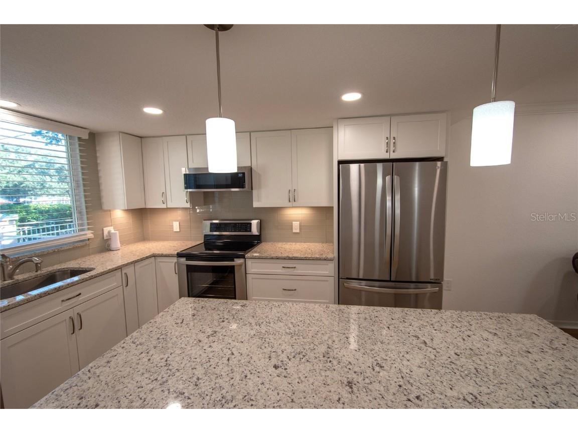 648 Cohen Way Sarasota FL 34236 A4672796 image12