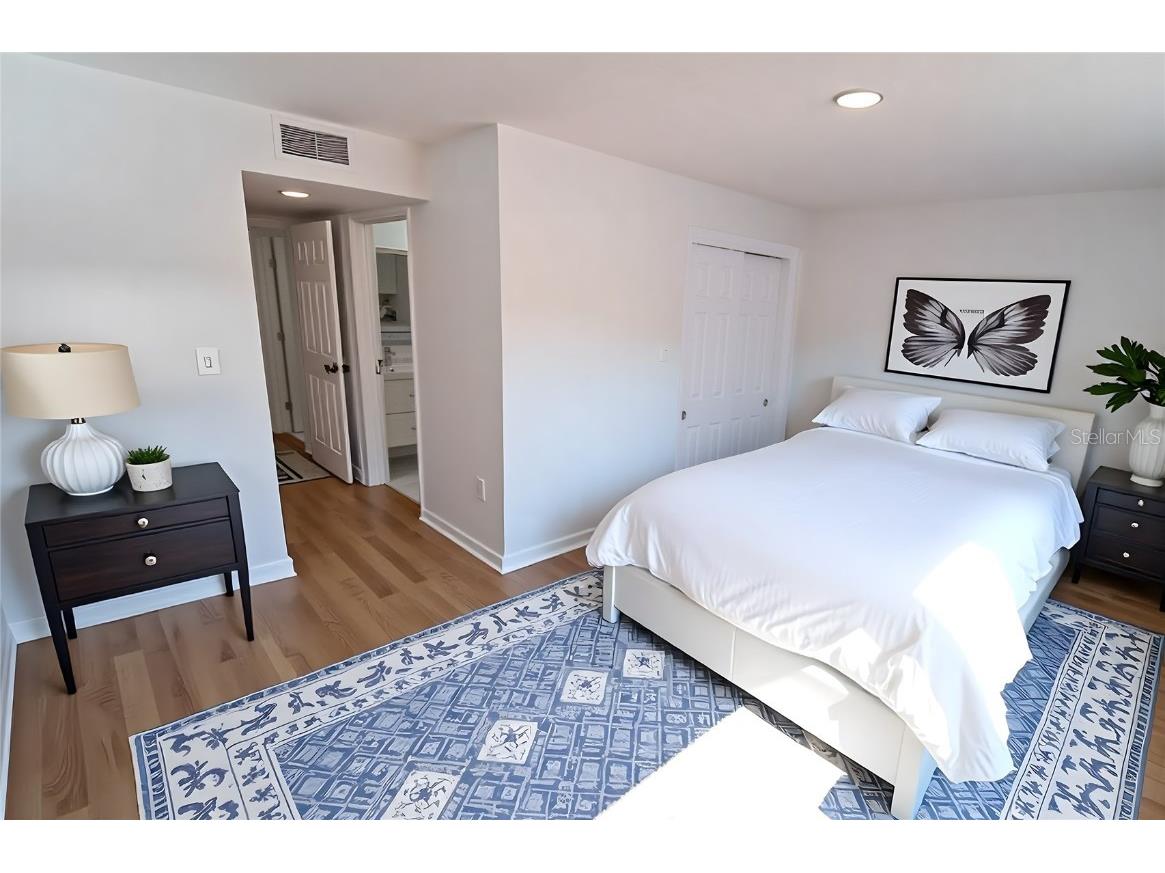 648 Cohen Way Sarasota FL 34236 A4672796 image16