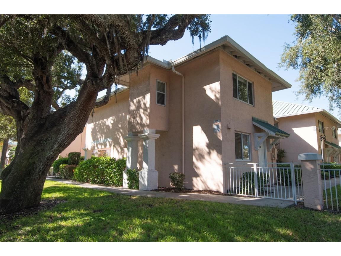 648 Cohen Way Sarasota FL 34236 A4672796 image2